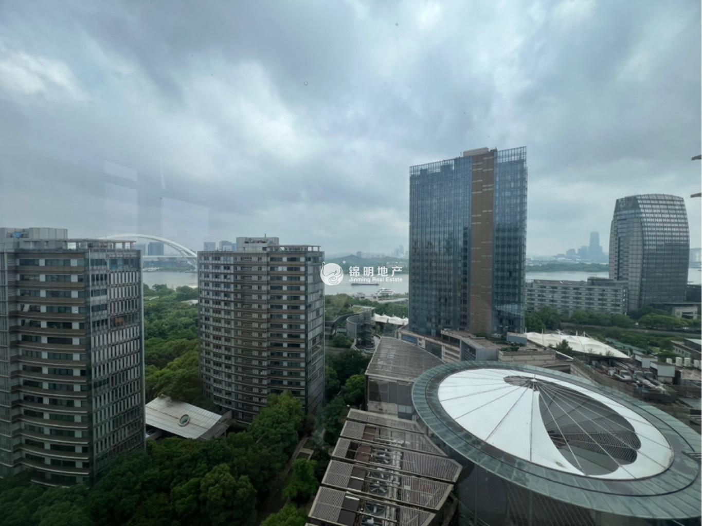 龙华绿地汇中心2048平米写字楼出租