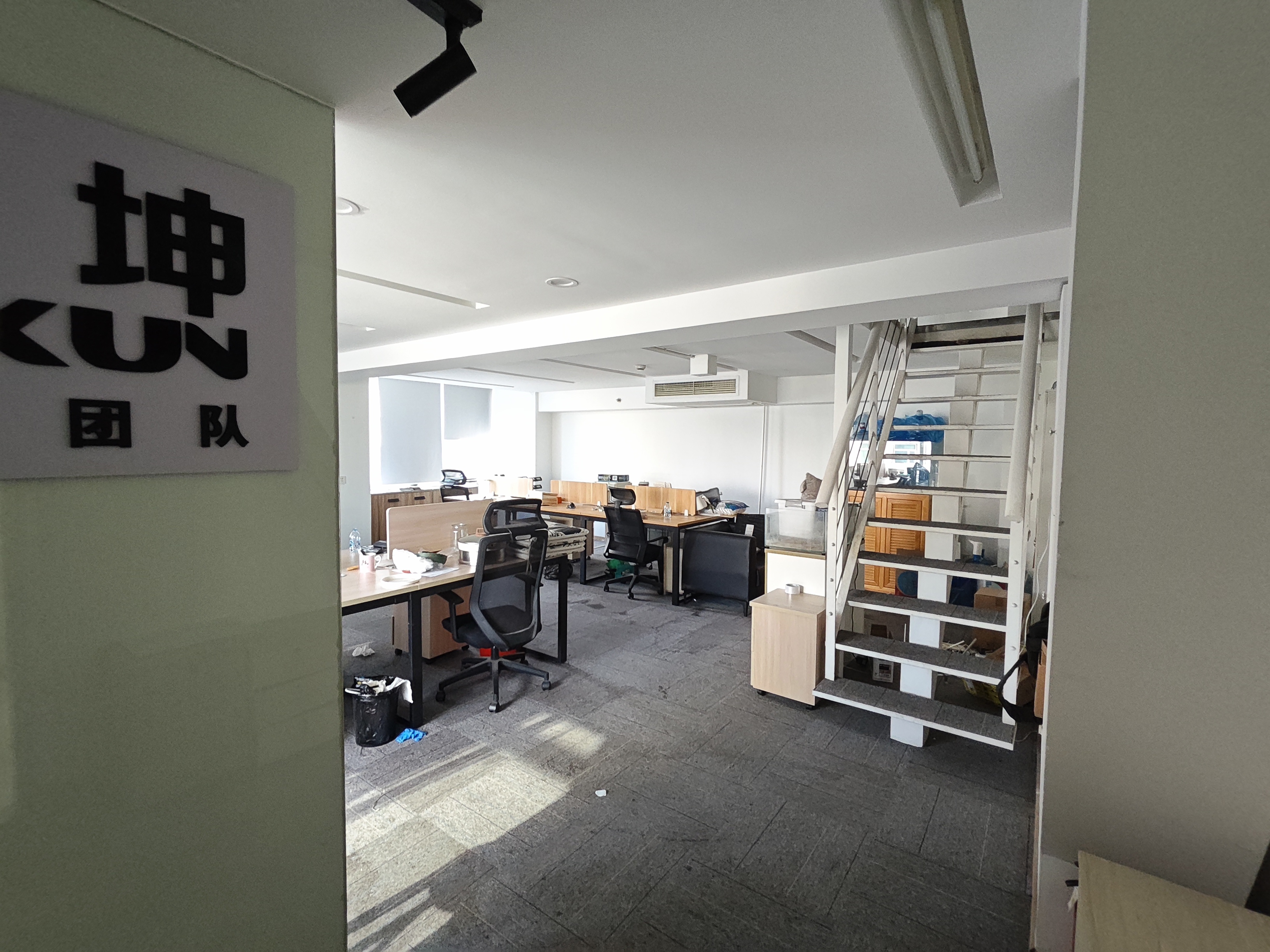 四川北路海泰时代大厦115平米写字楼出租