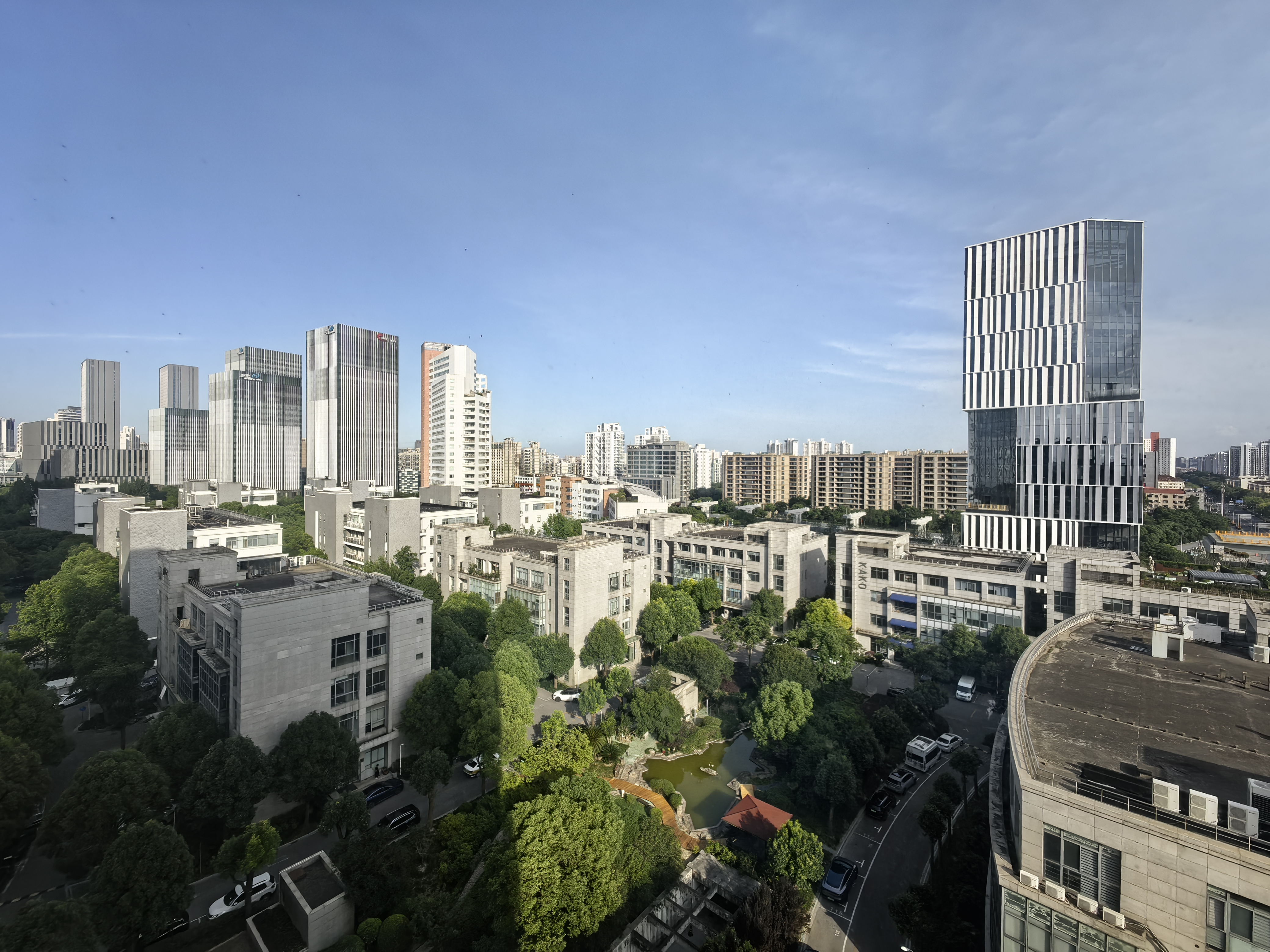 漕河泾莲花大厦289平米写字楼出租