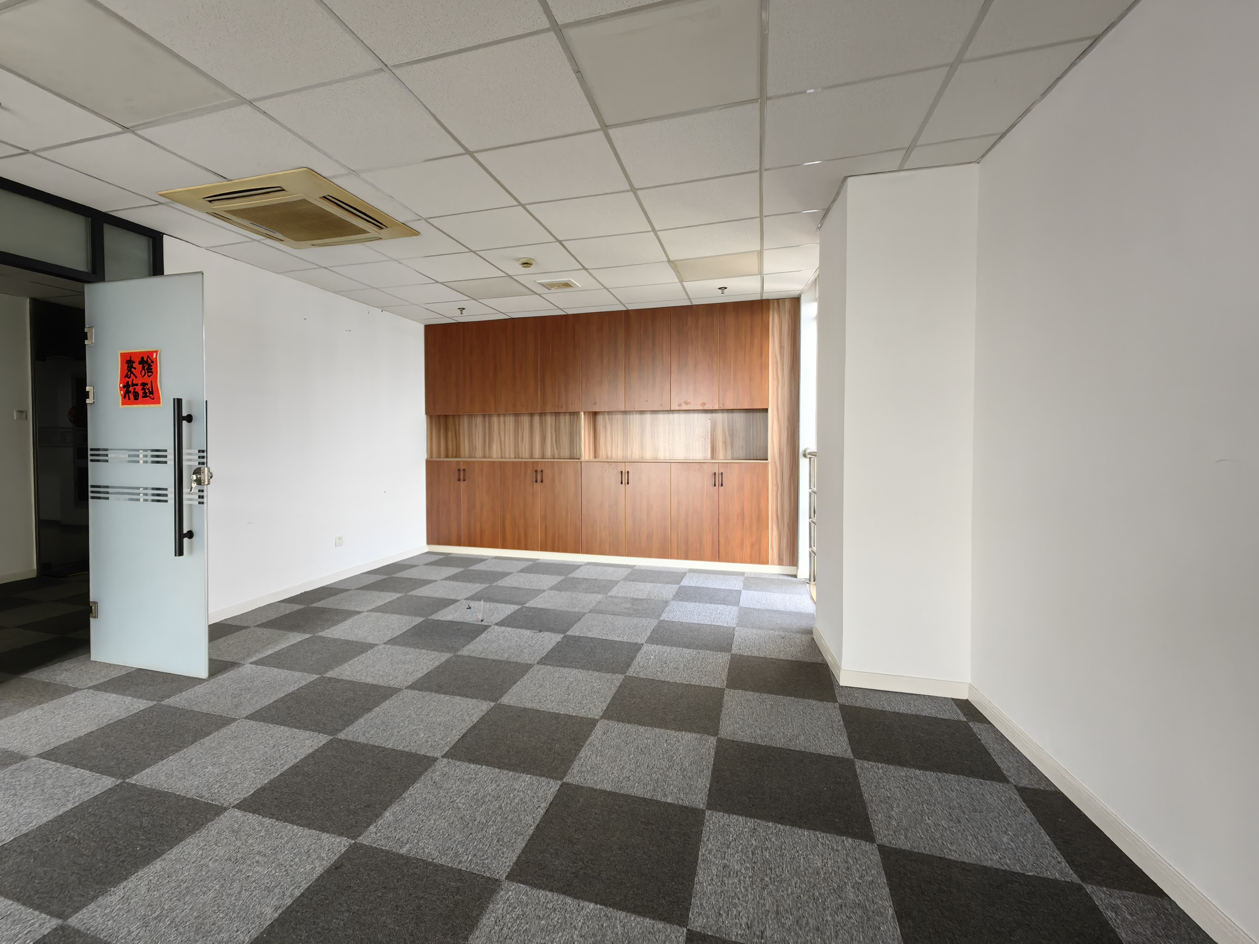 漕河泾莲花大厦289平米写字楼出租