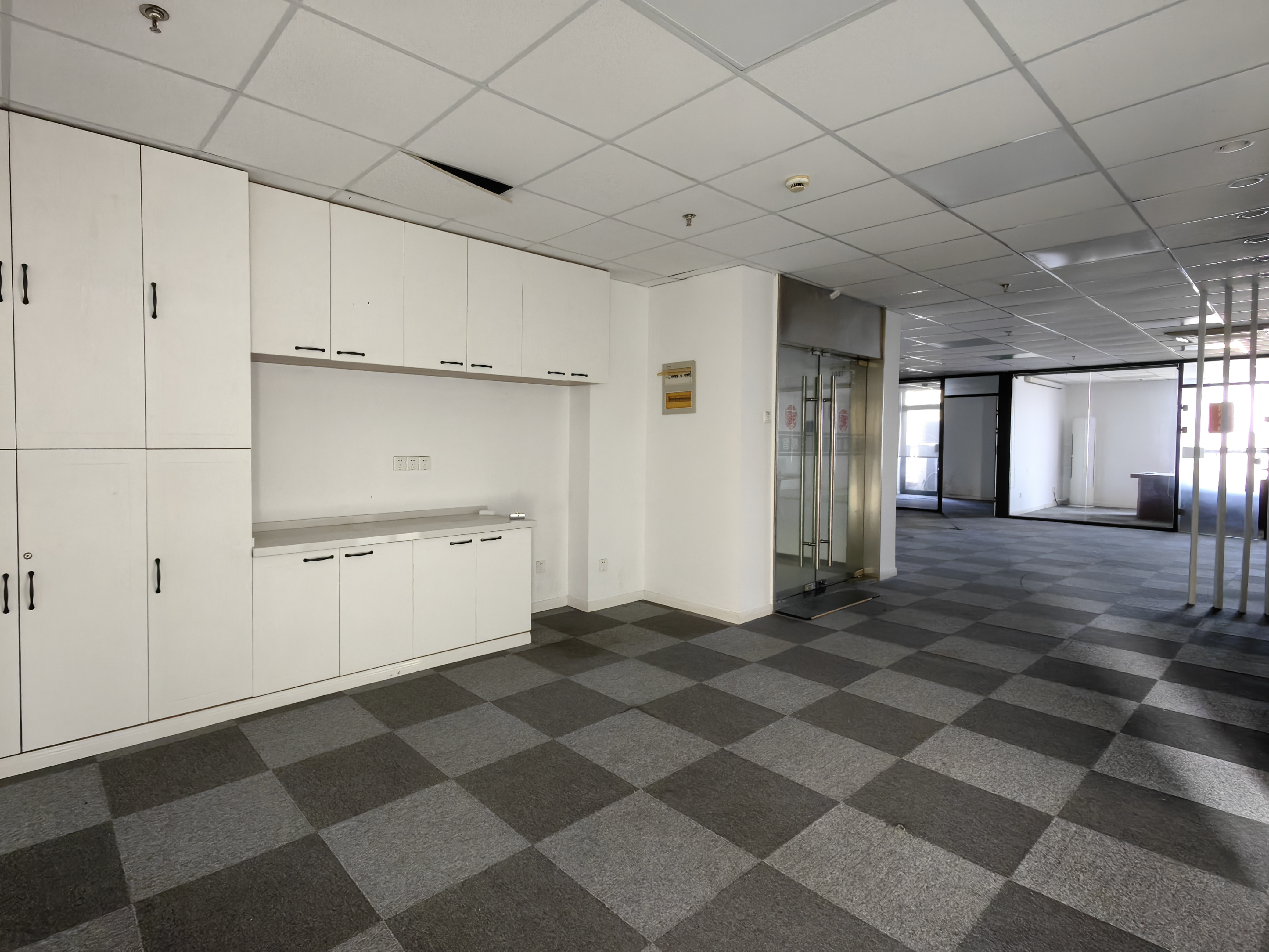 漕河泾莲花大厦289平米写字楼出租