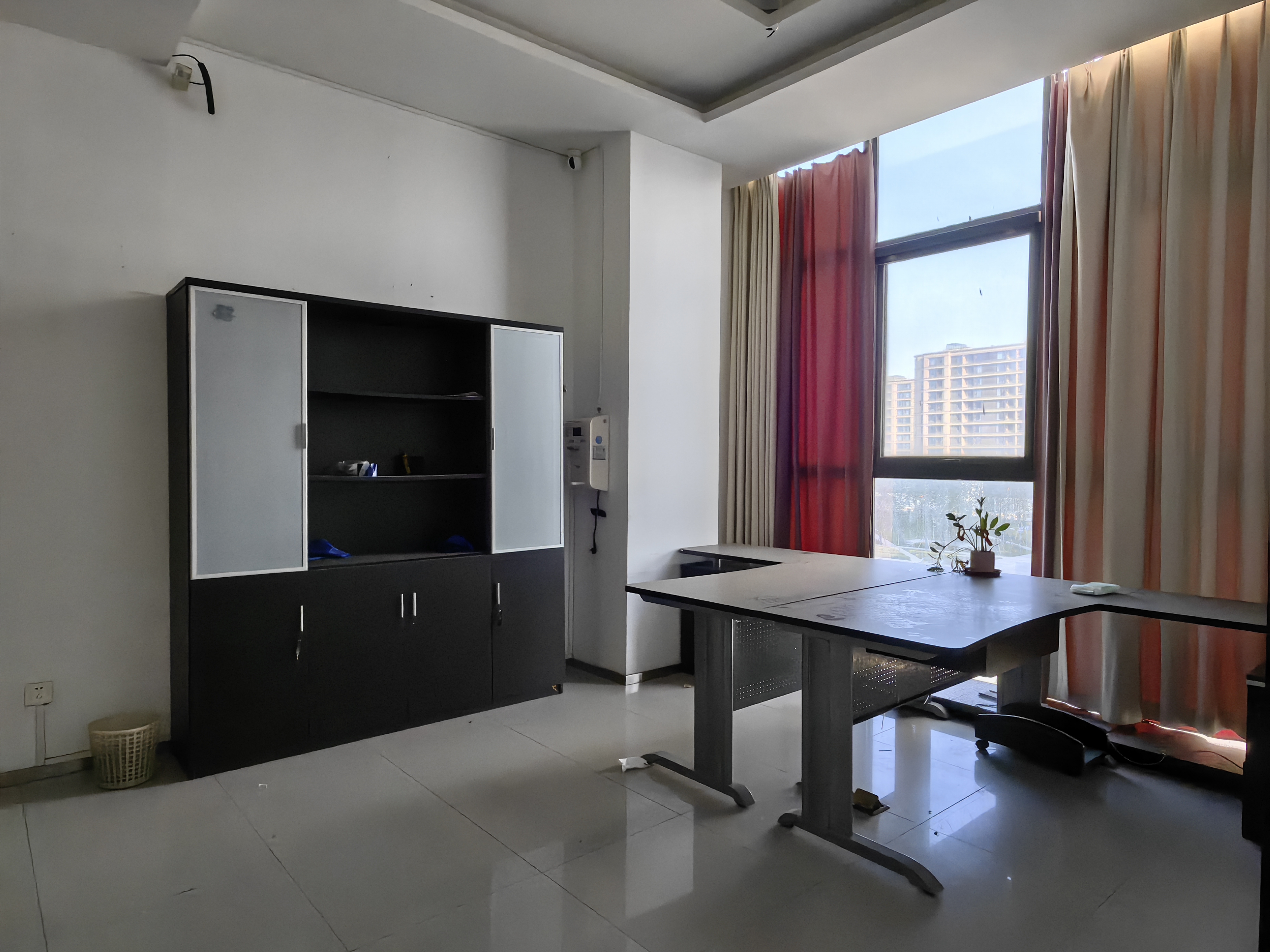 漕河泾莲花大厦661平米写字楼出租