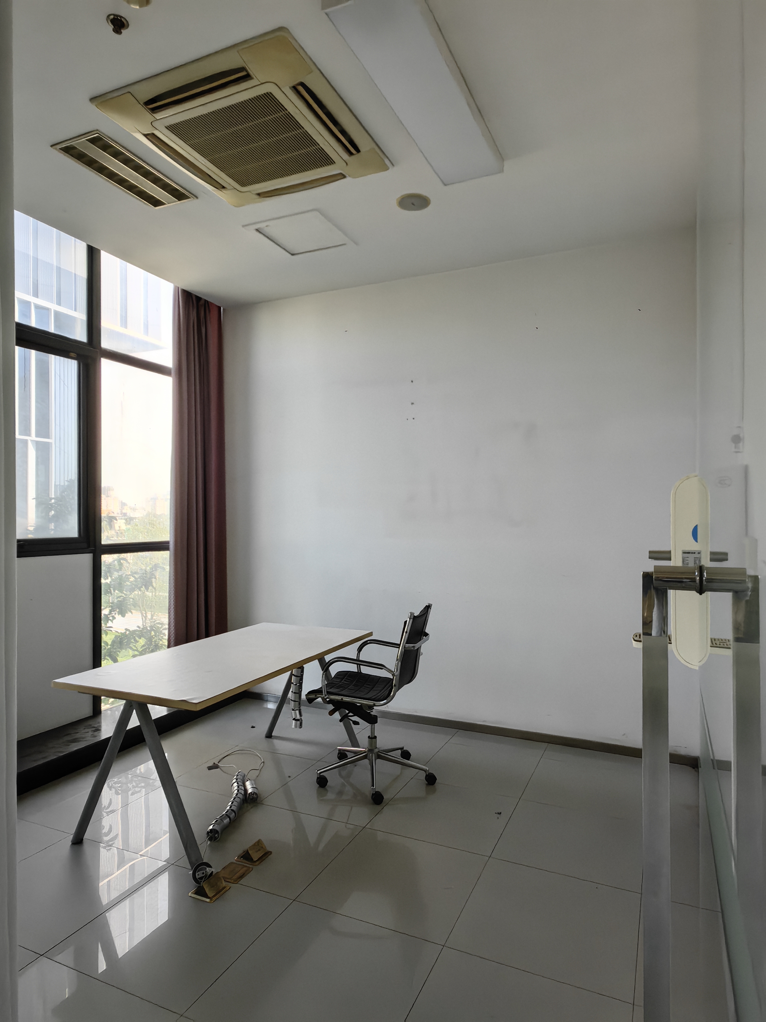 漕河泾莲花大厦661平米写字楼出租