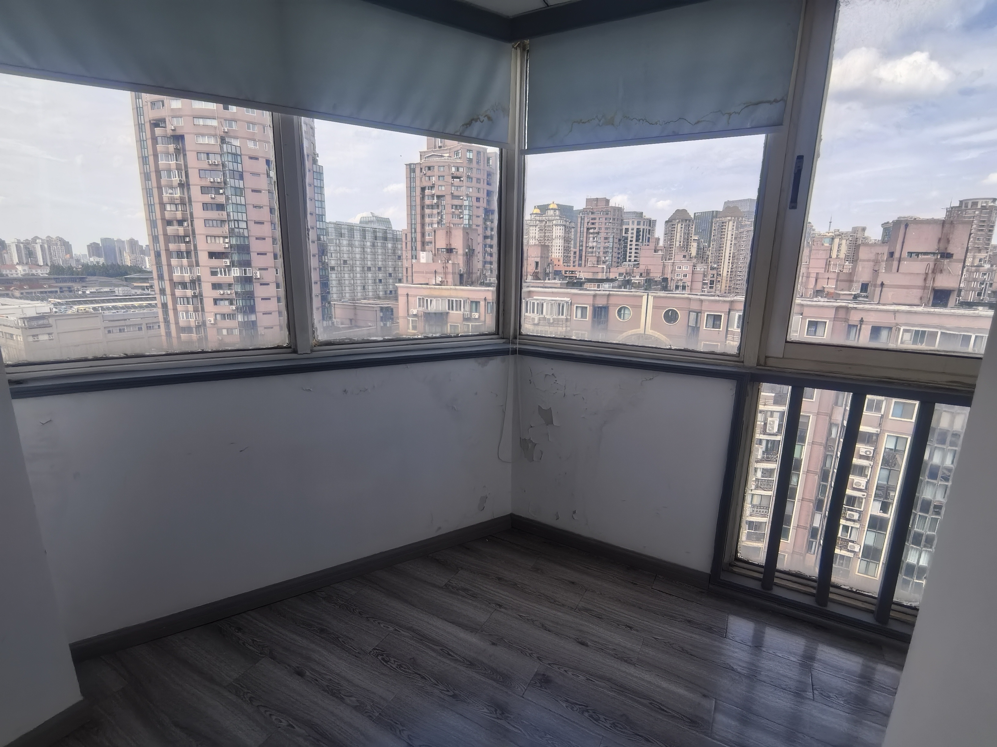 古北万科广场101平米写字楼出租