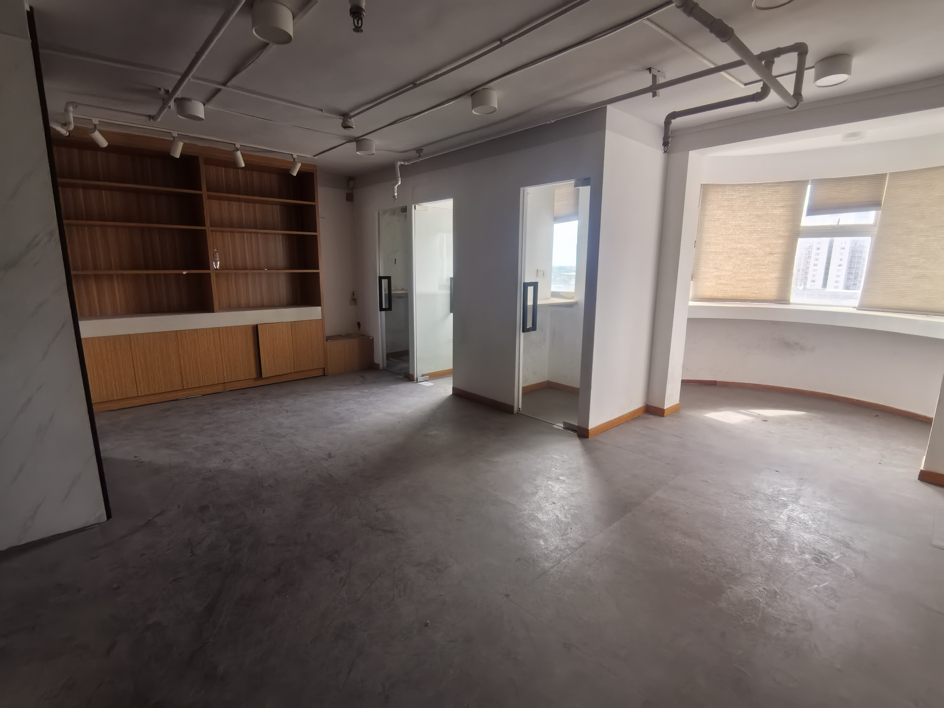 古北万科广场160平米写字楼出租