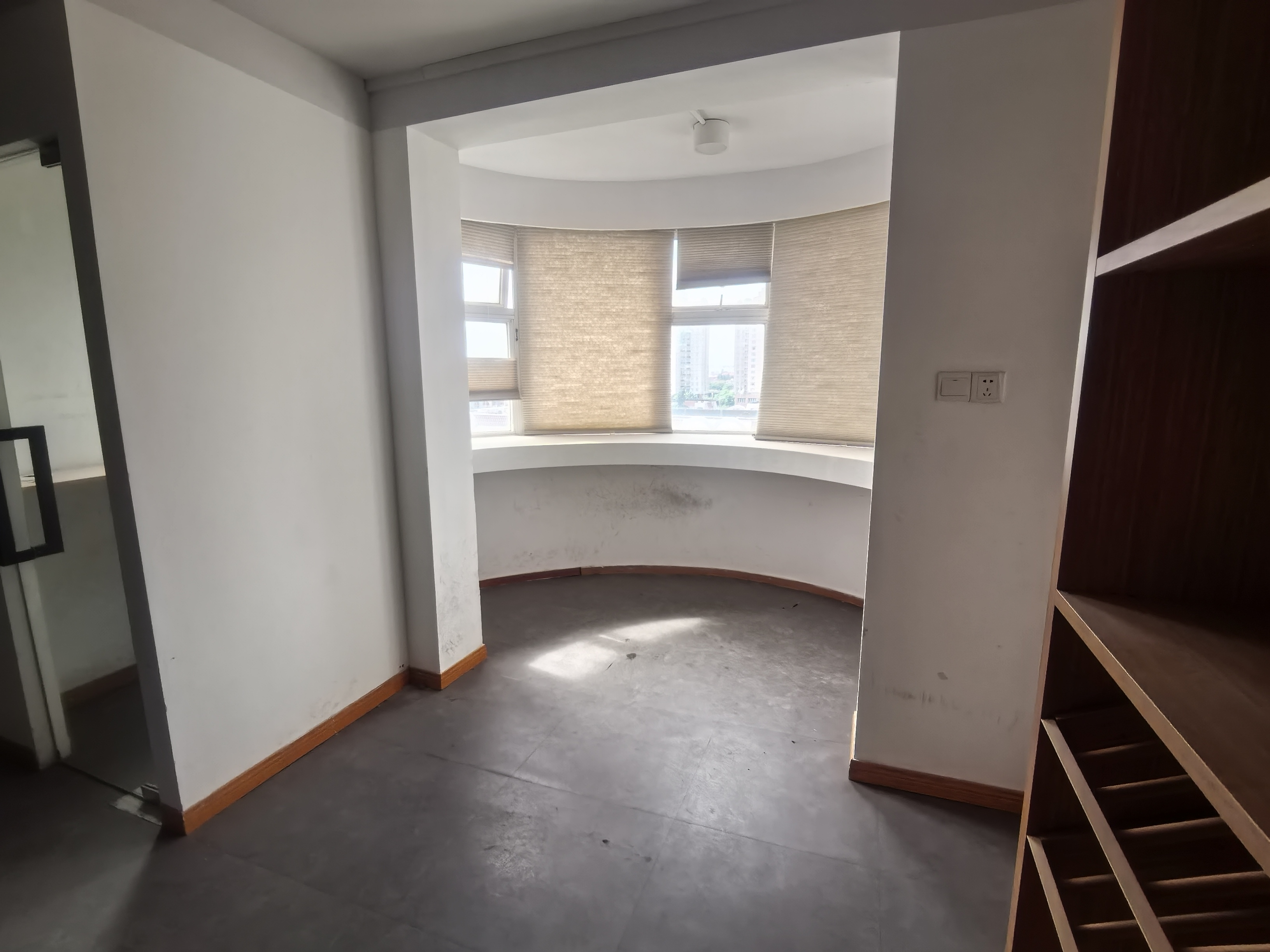 古北万科广场160平米写字楼出租