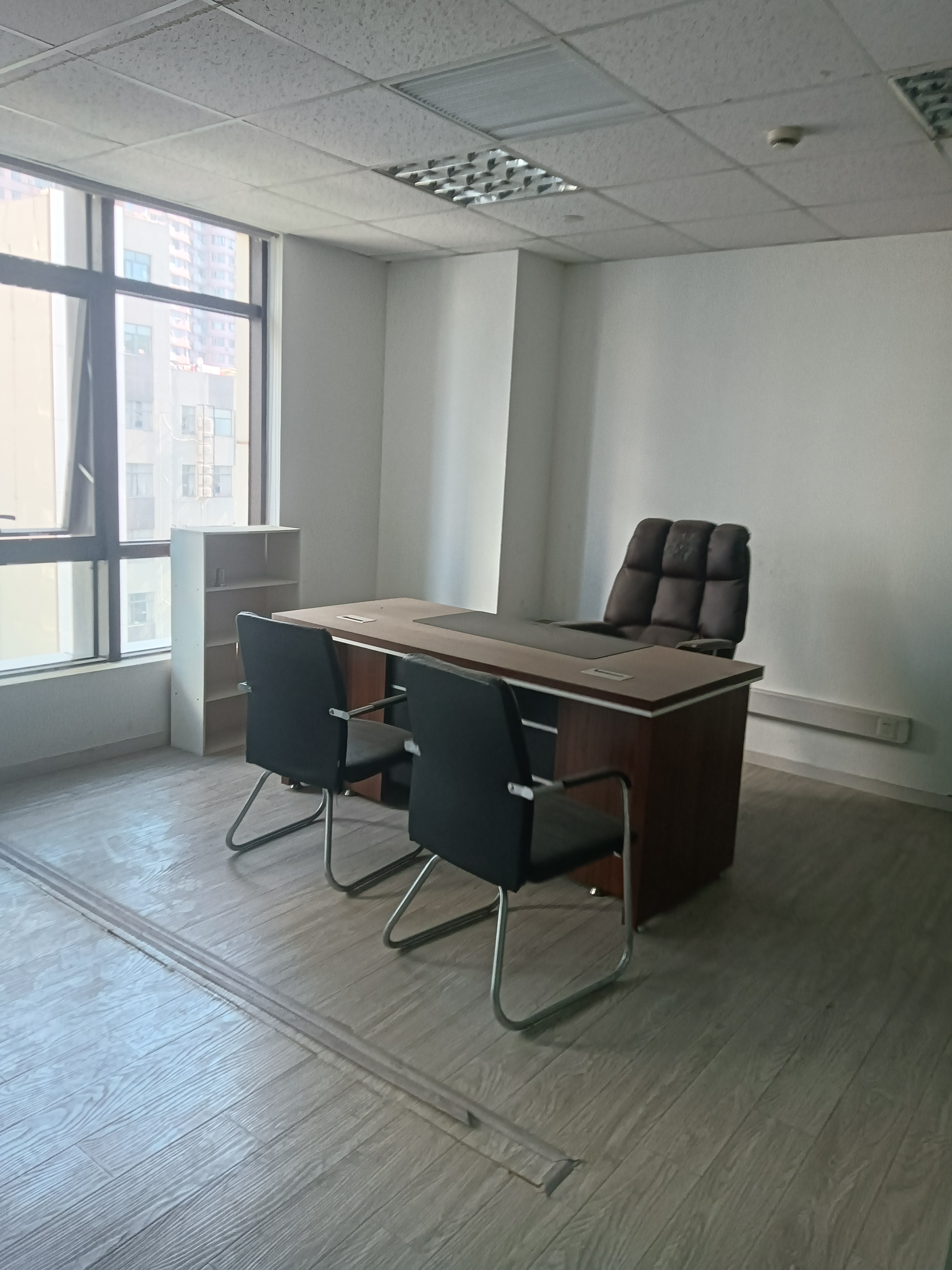 不夜城苏河1号93平米写字楼出租