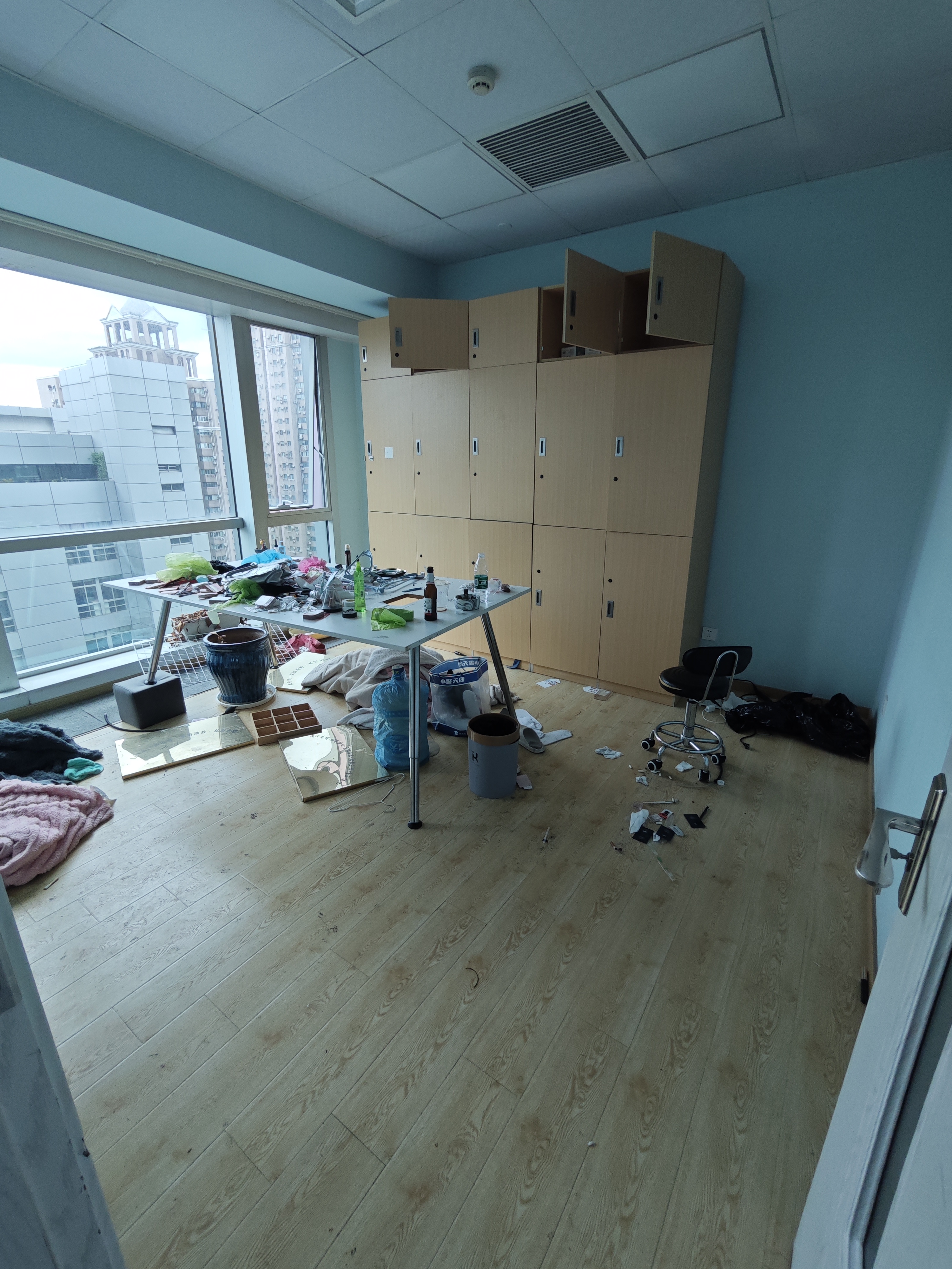长寿路财富时代大厦45平米写字楼出租