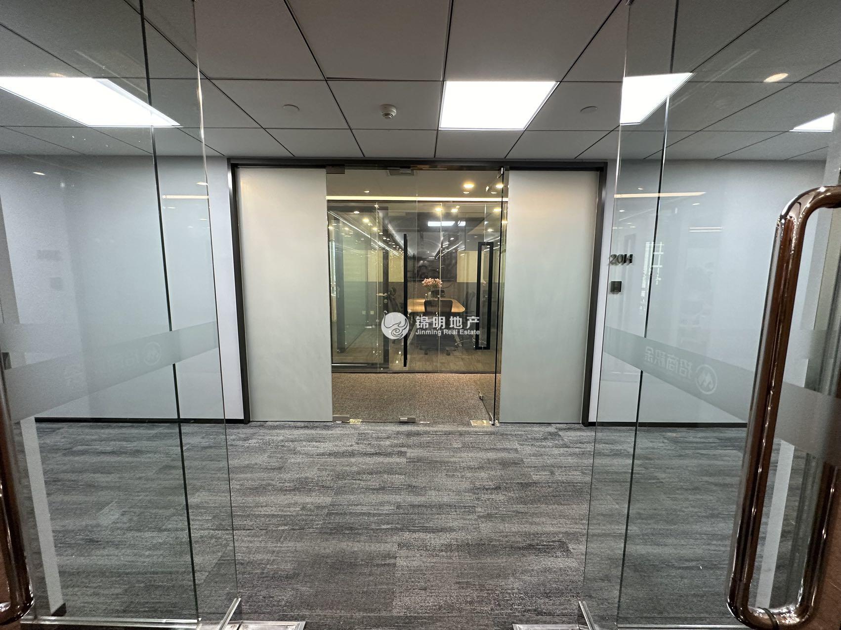 陆家嘴招商局大厦240平米写字楼出租