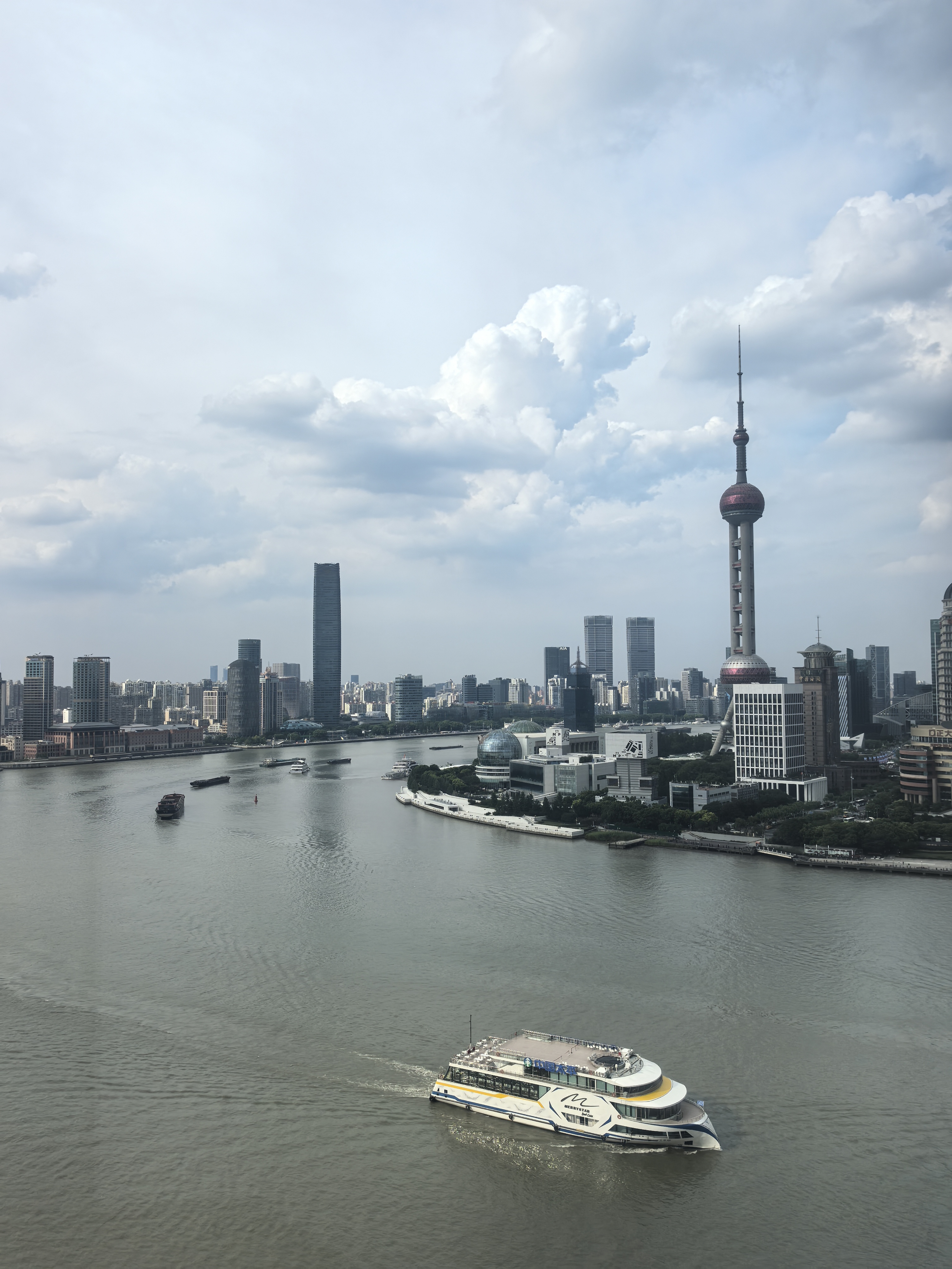 黄浦滨江光明金融大厦1070平米写字楼出租