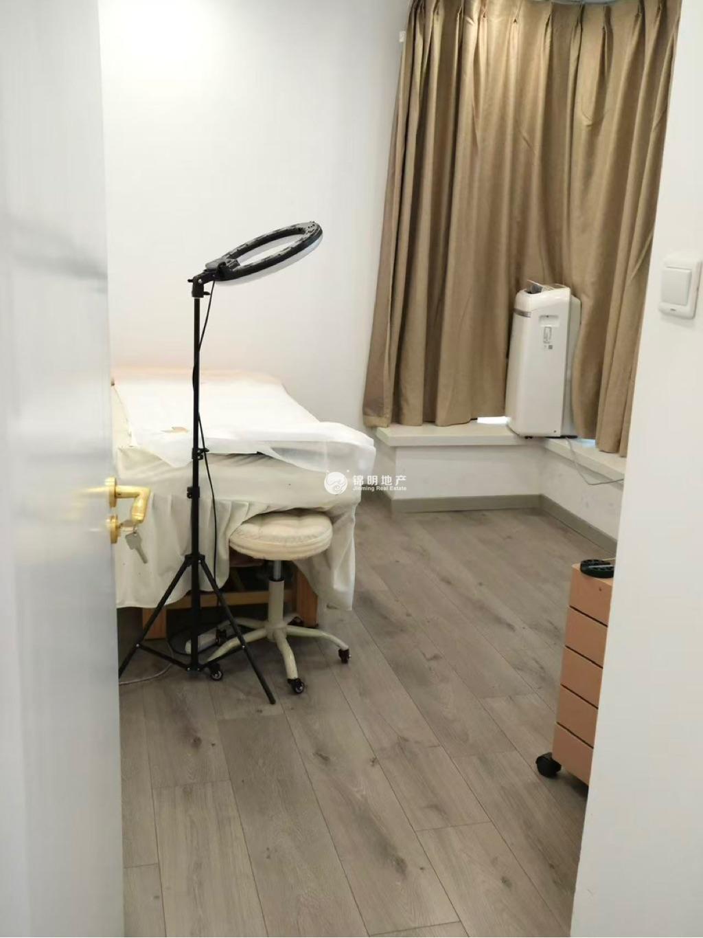 静安寺环球世界大厦117平米写字楼出租