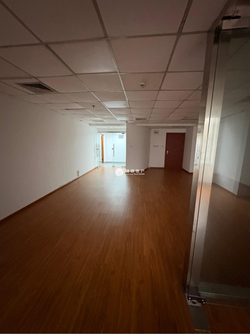 临平路上海商贸大厦108平米写字楼出租