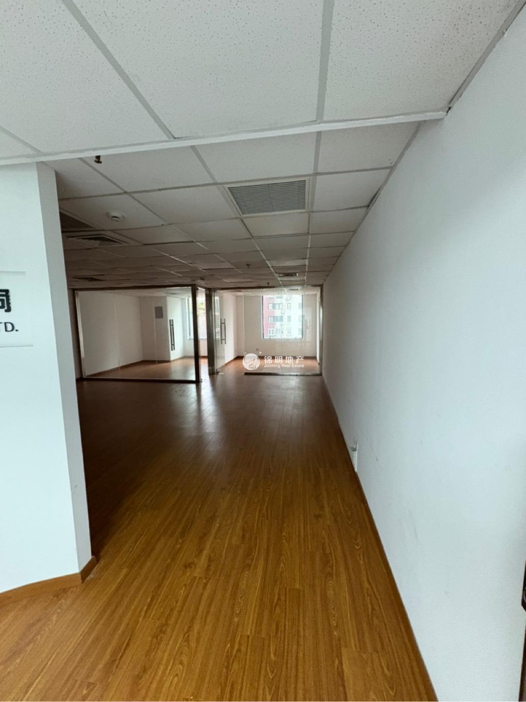 临平路上海商贸大厦108平米写字楼出租