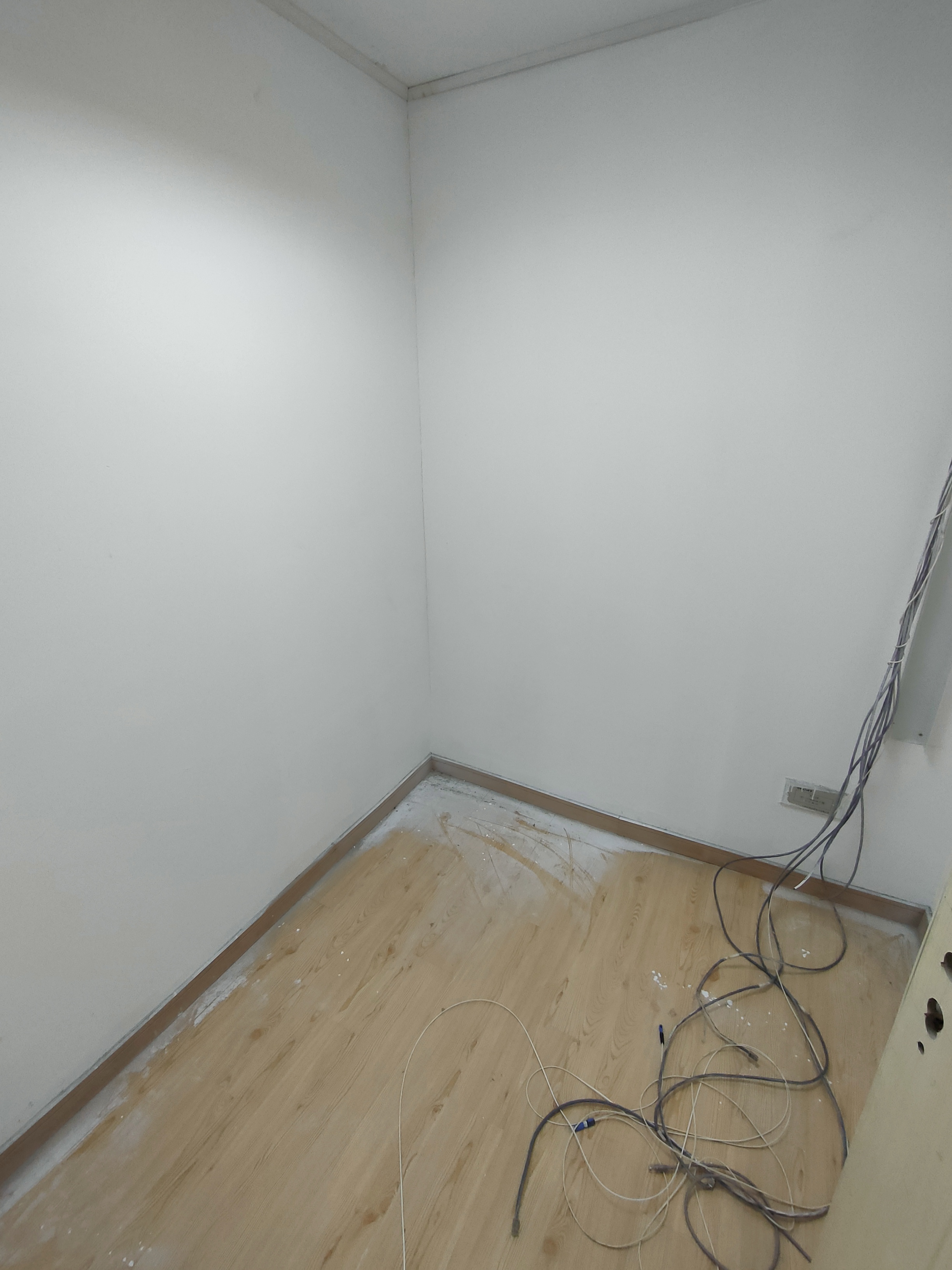 长风国盛中心222平米写字楼出租