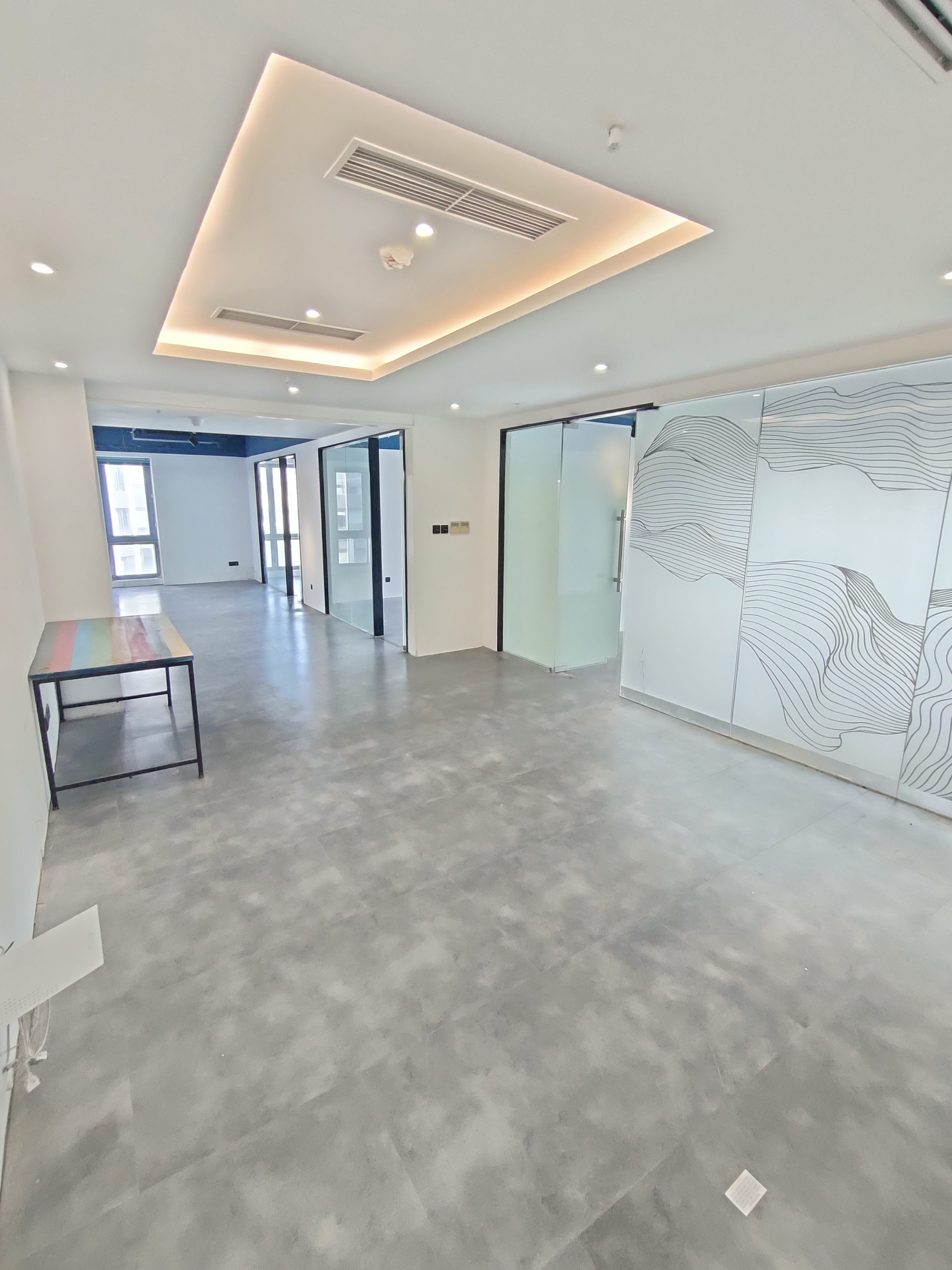 长风国盛中心222平米写字楼出租