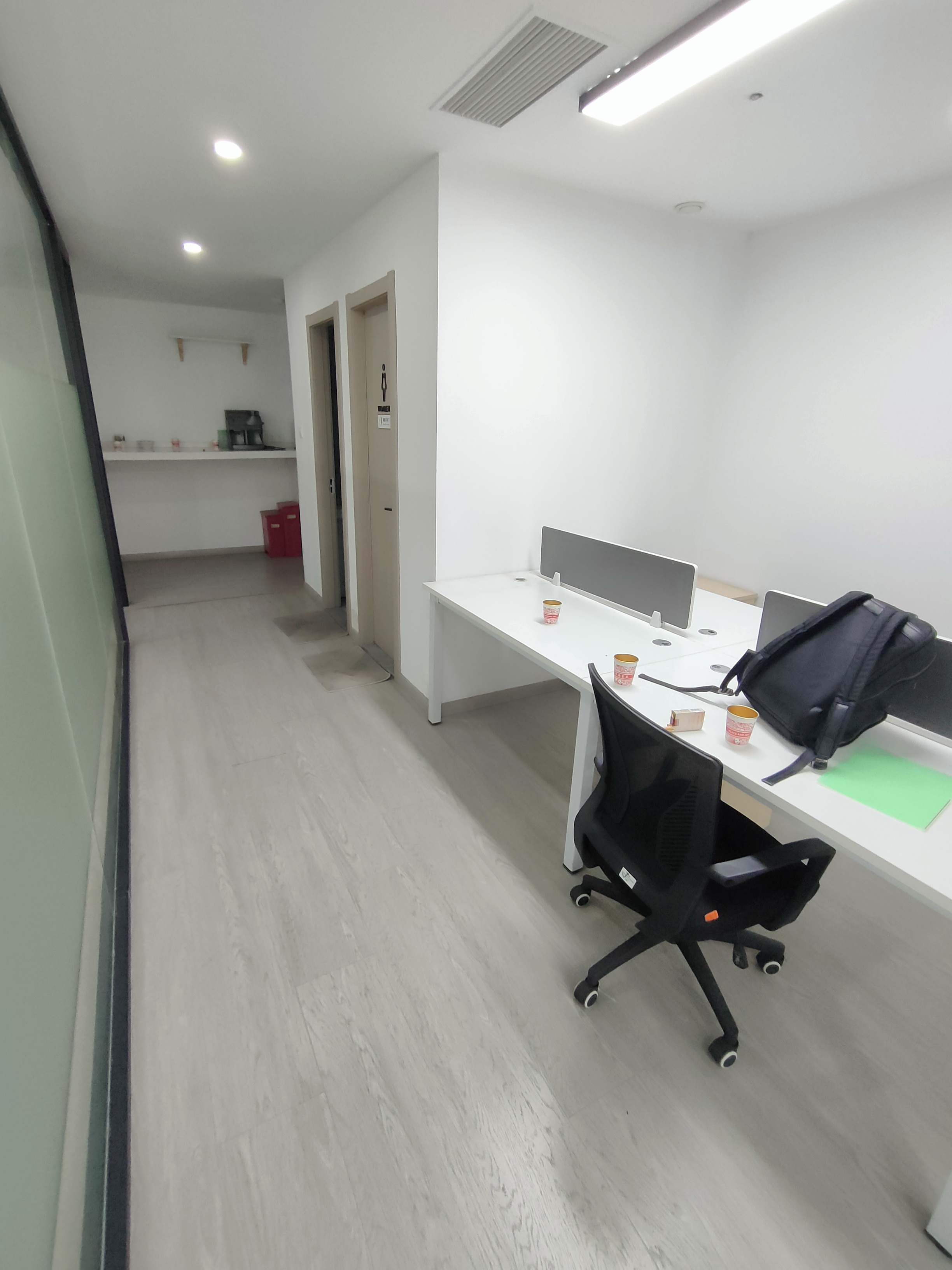 长风国盛中心220平米写字楼出租