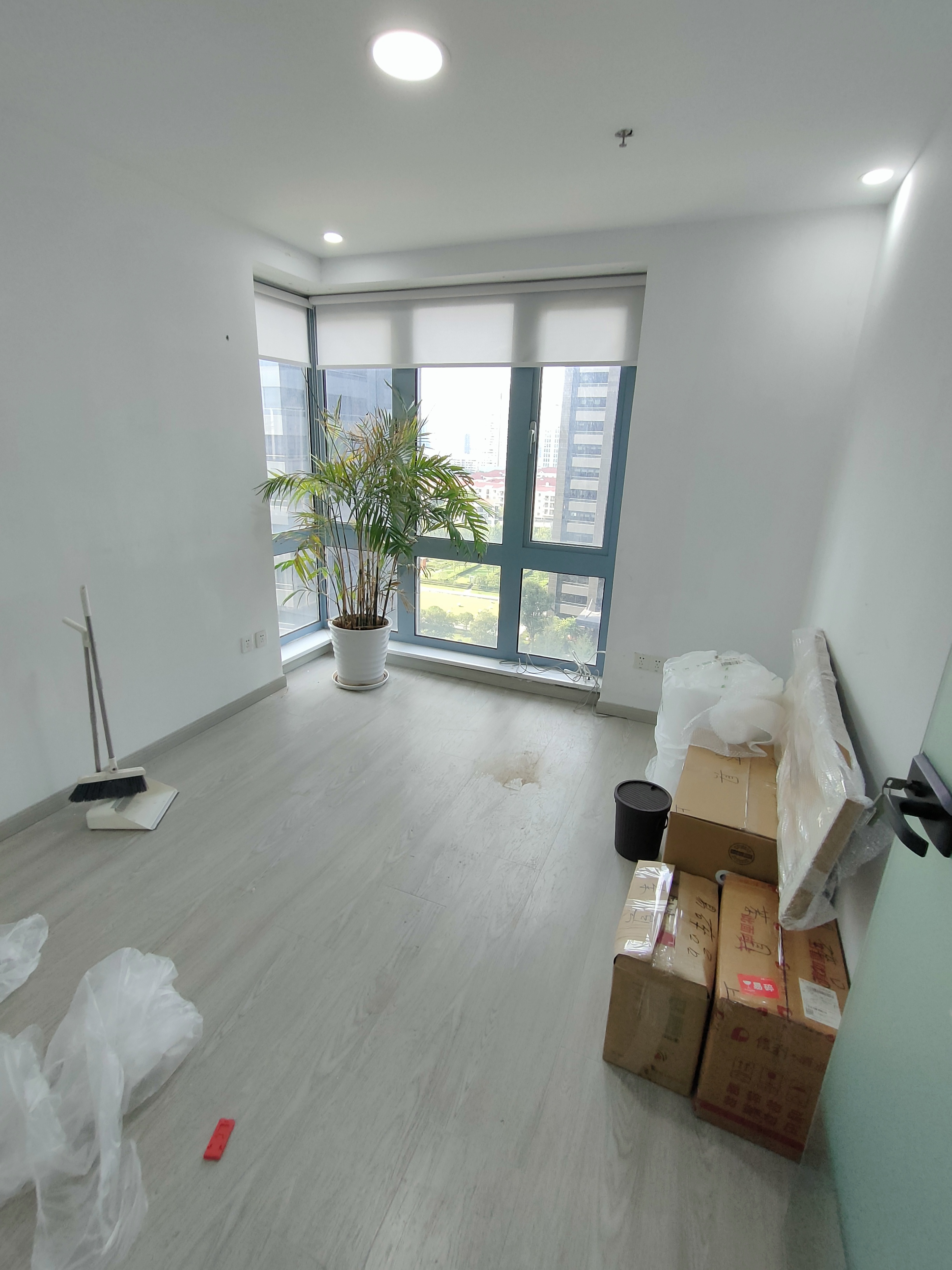 长风国盛中心220平米写字楼出租