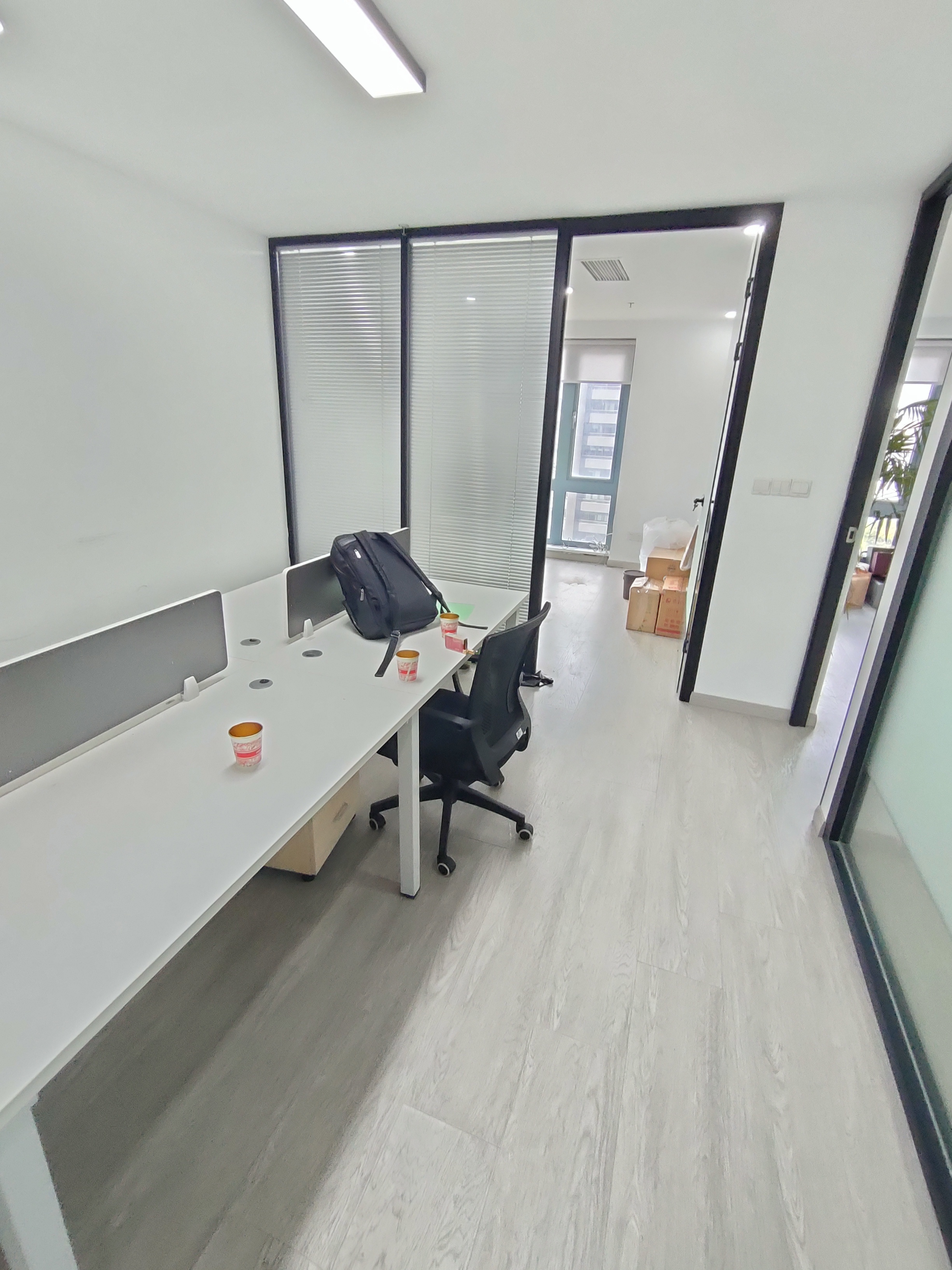 长风国盛中心220平米写字楼出租