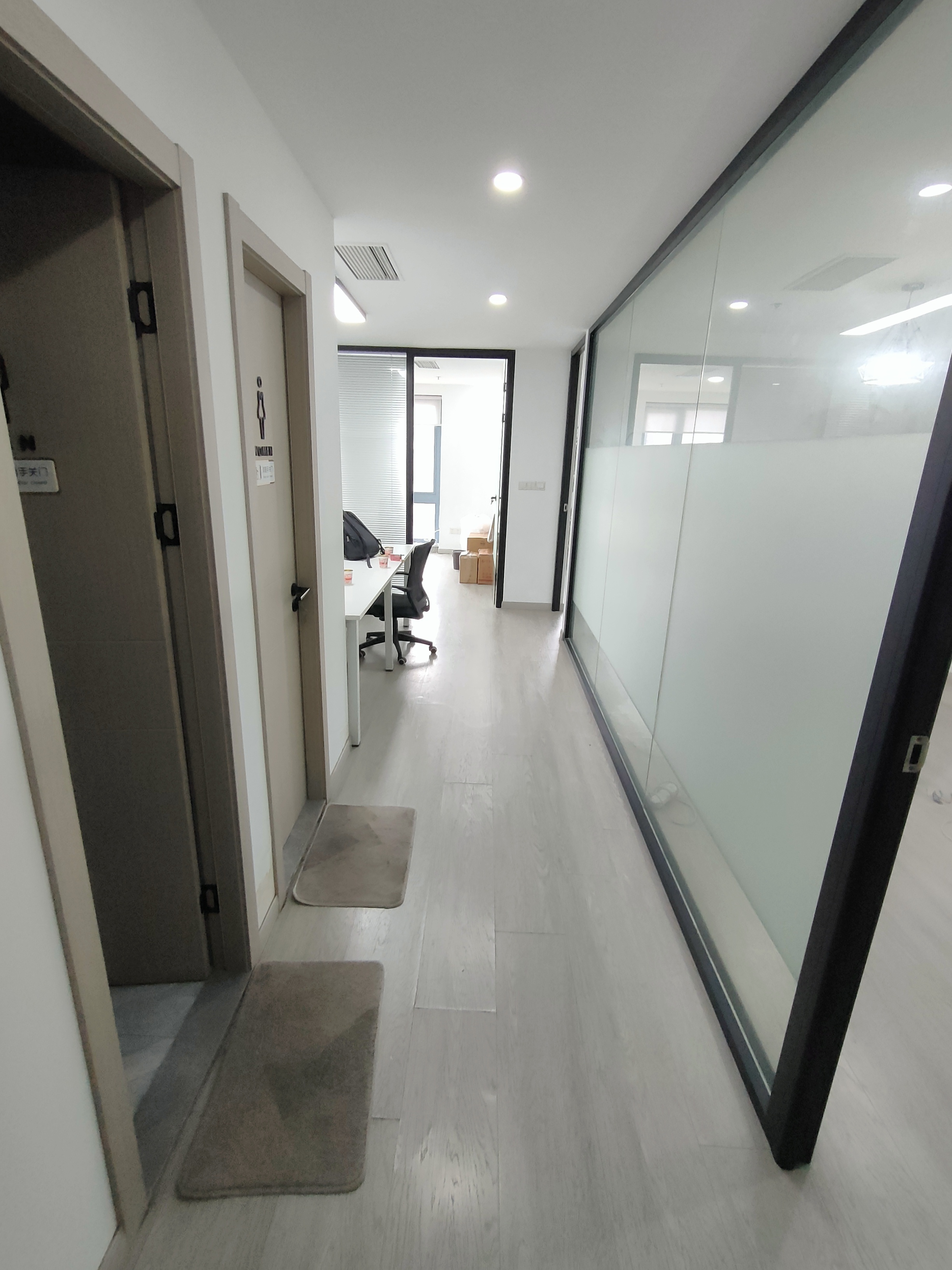 长风国盛中心220平米写字楼出租