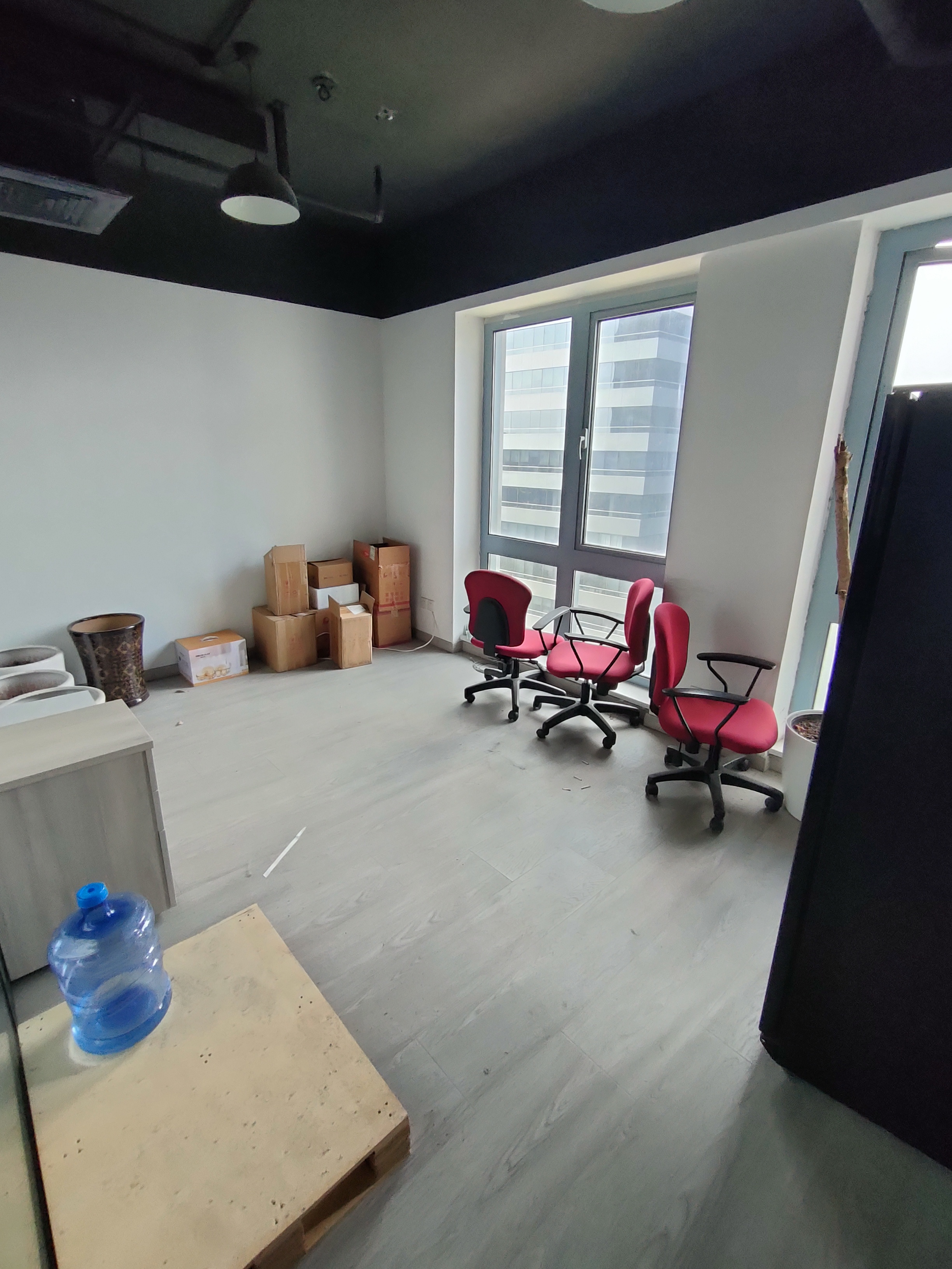 长风国盛中心220平米写字楼出租