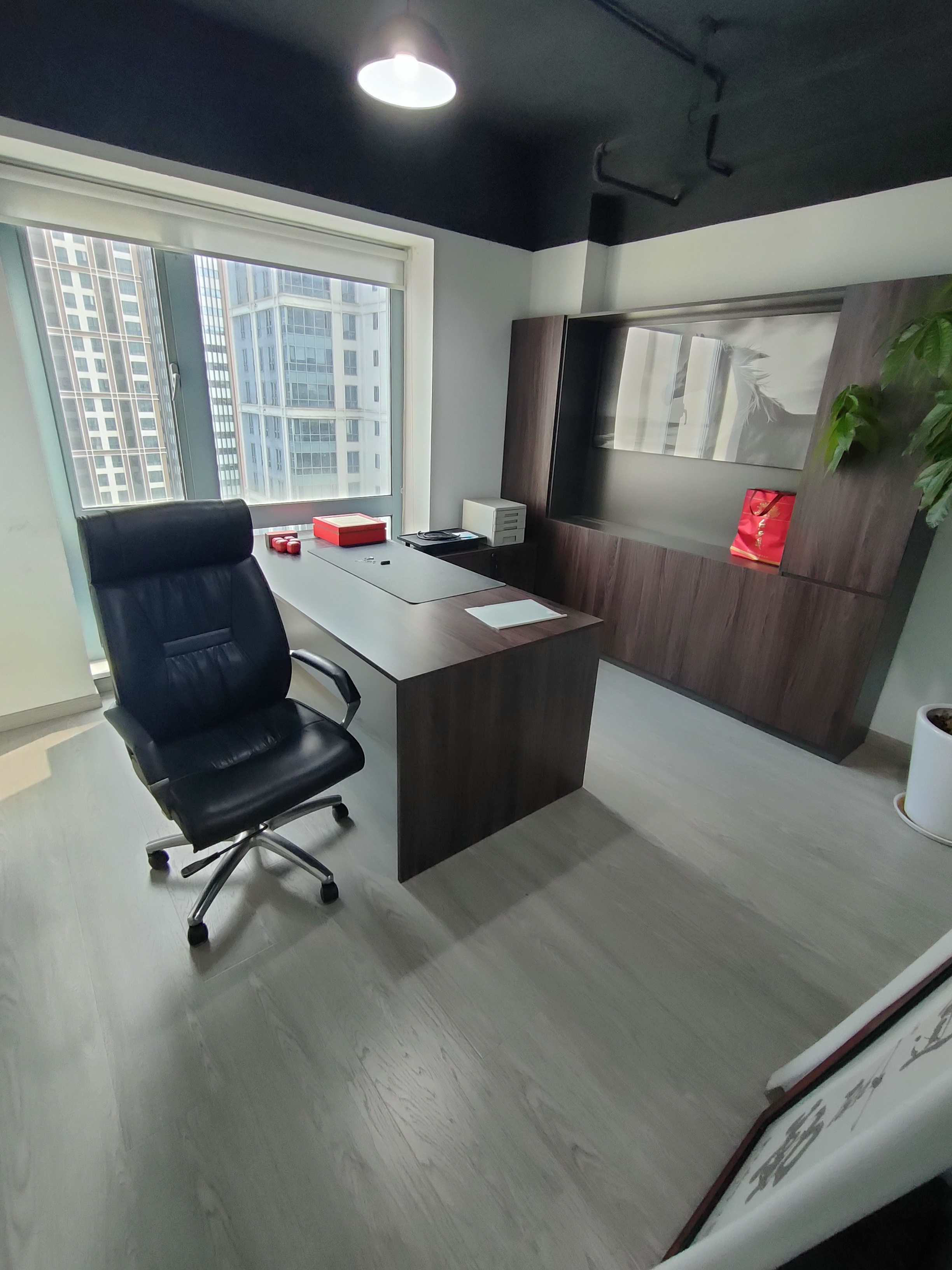 长风国盛中心220平米写字楼出租