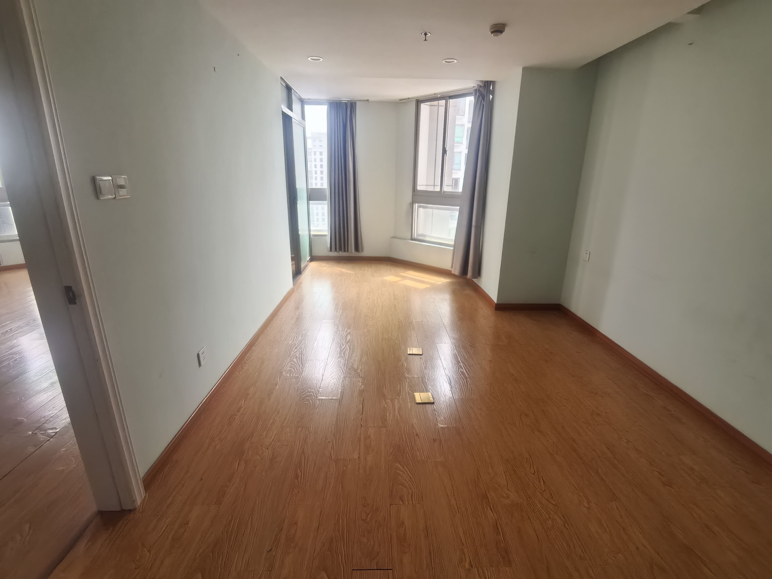 老西门万事利大厦85平米写字楼出租