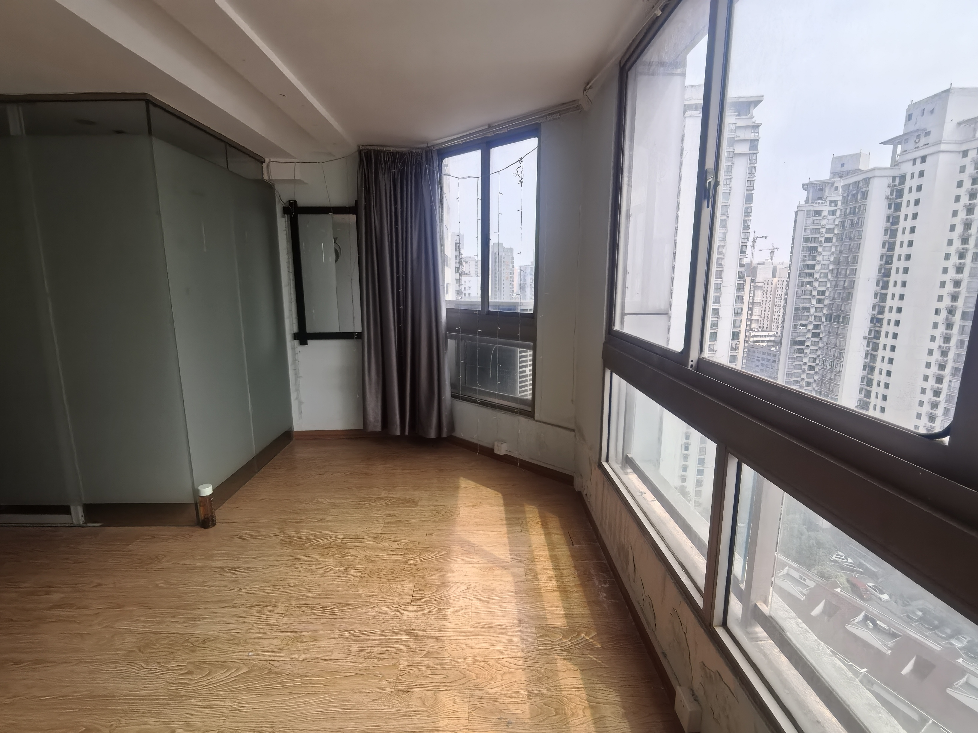 老西门万事利大厦85平米写字楼出租