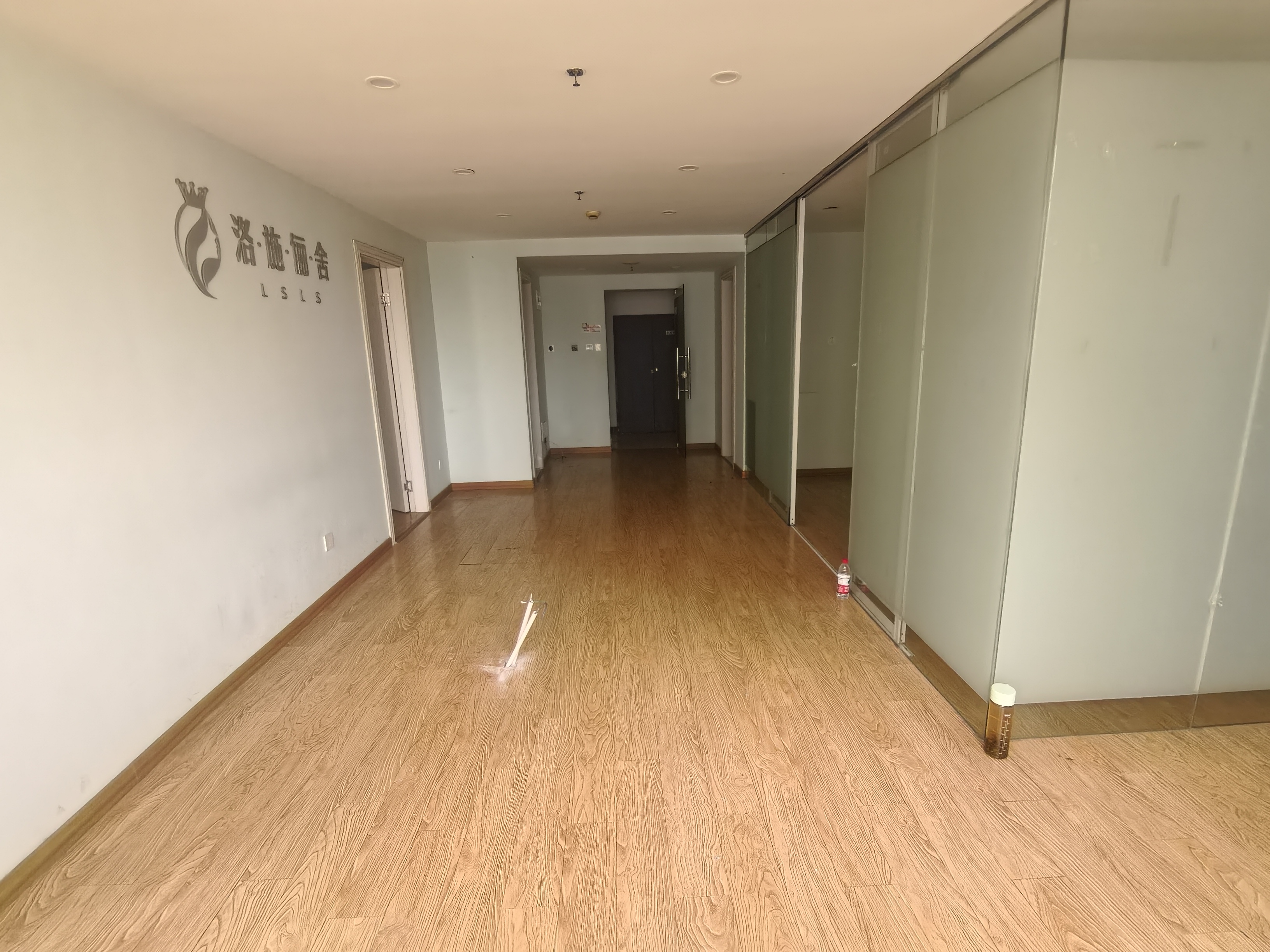 老西门万事利大厦85平米写字楼出租