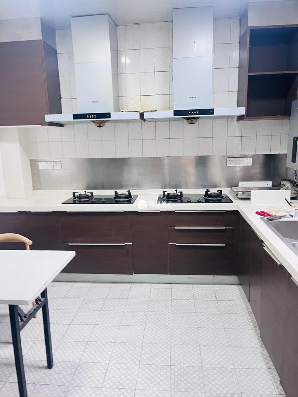 南京西路振安广场（恒安大厦）205平米写字楼出租