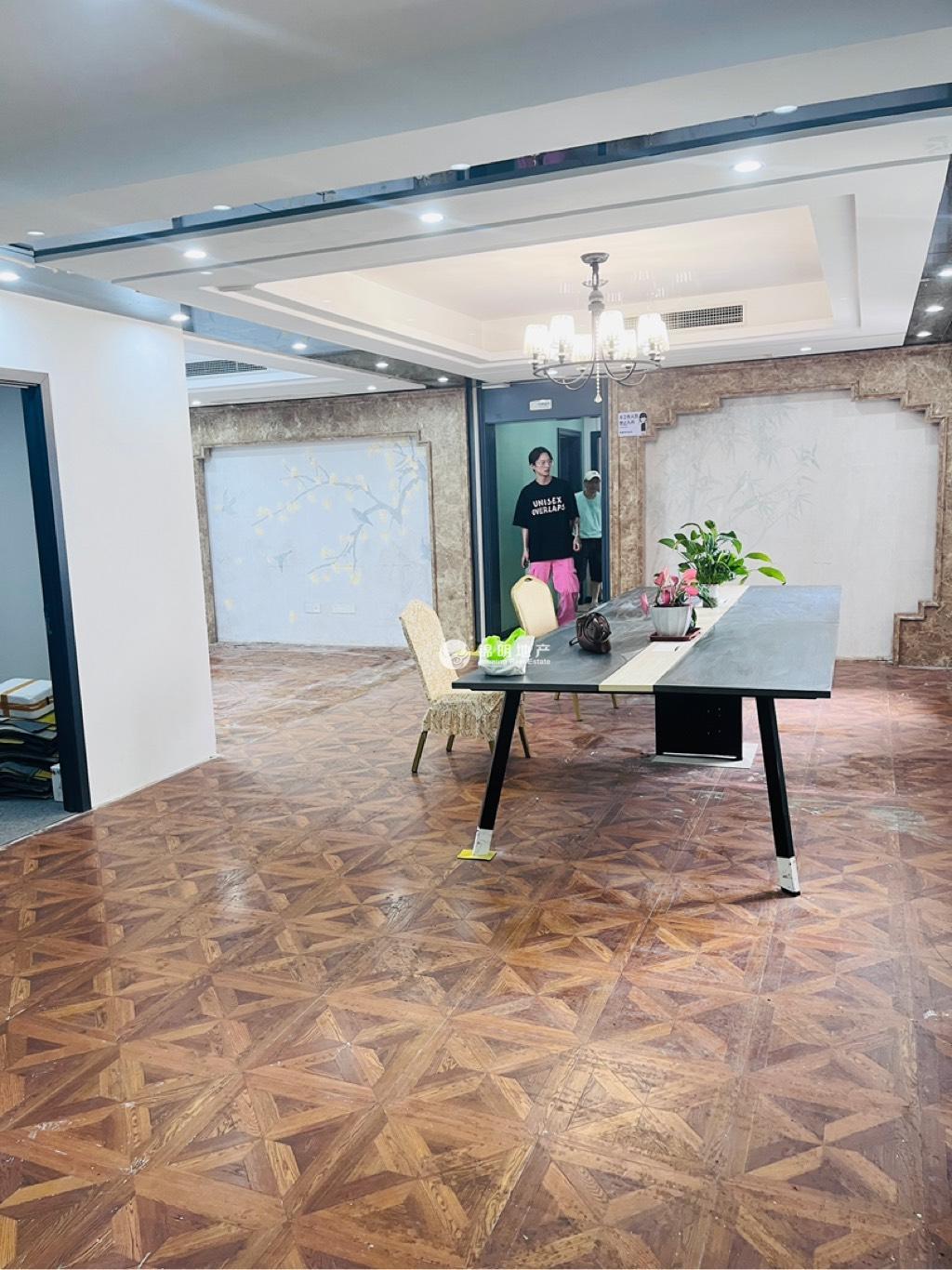 南京西路振安广场（恒安大厦）205平米写字楼出租