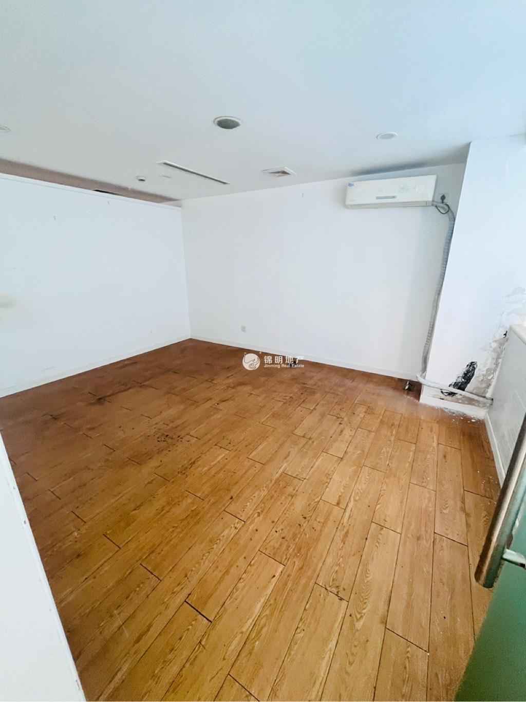 南京西路和一大厦310平米写字楼出租