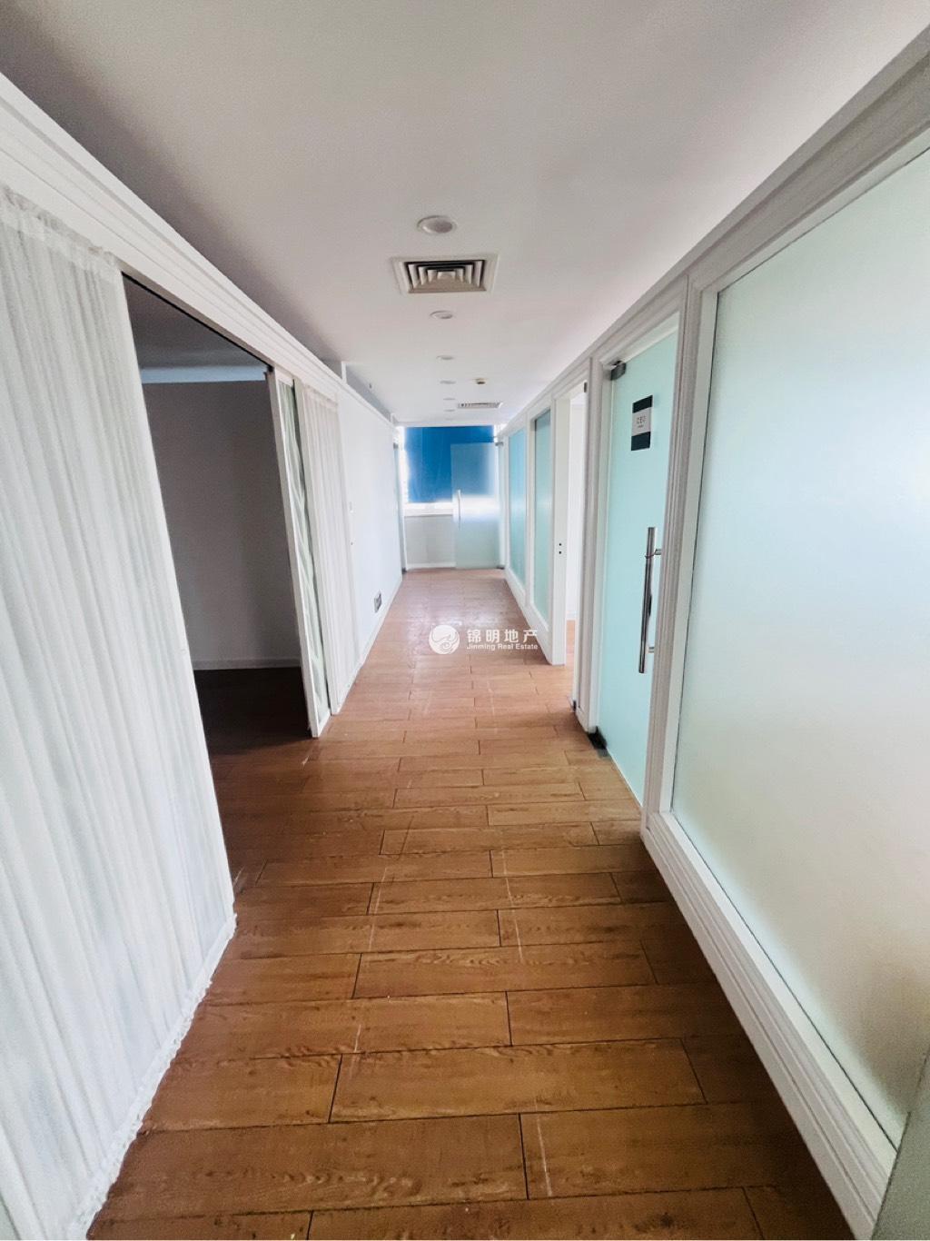 南京西路和一大厦310平米写字楼出租