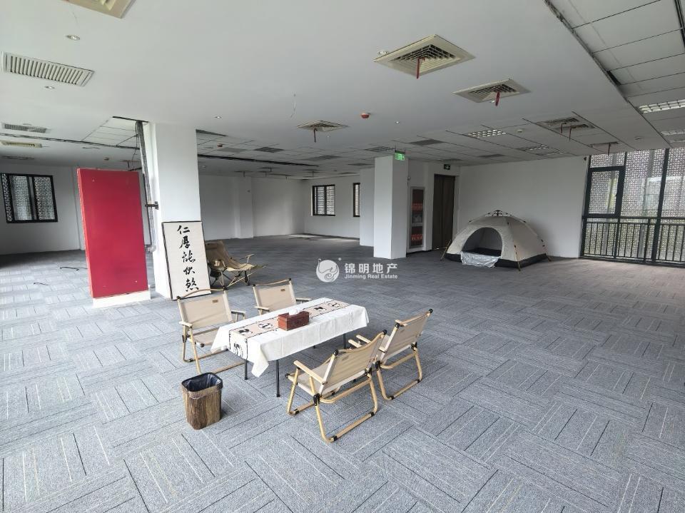 江桥绿地北虹桥科技园814平米写字楼出租