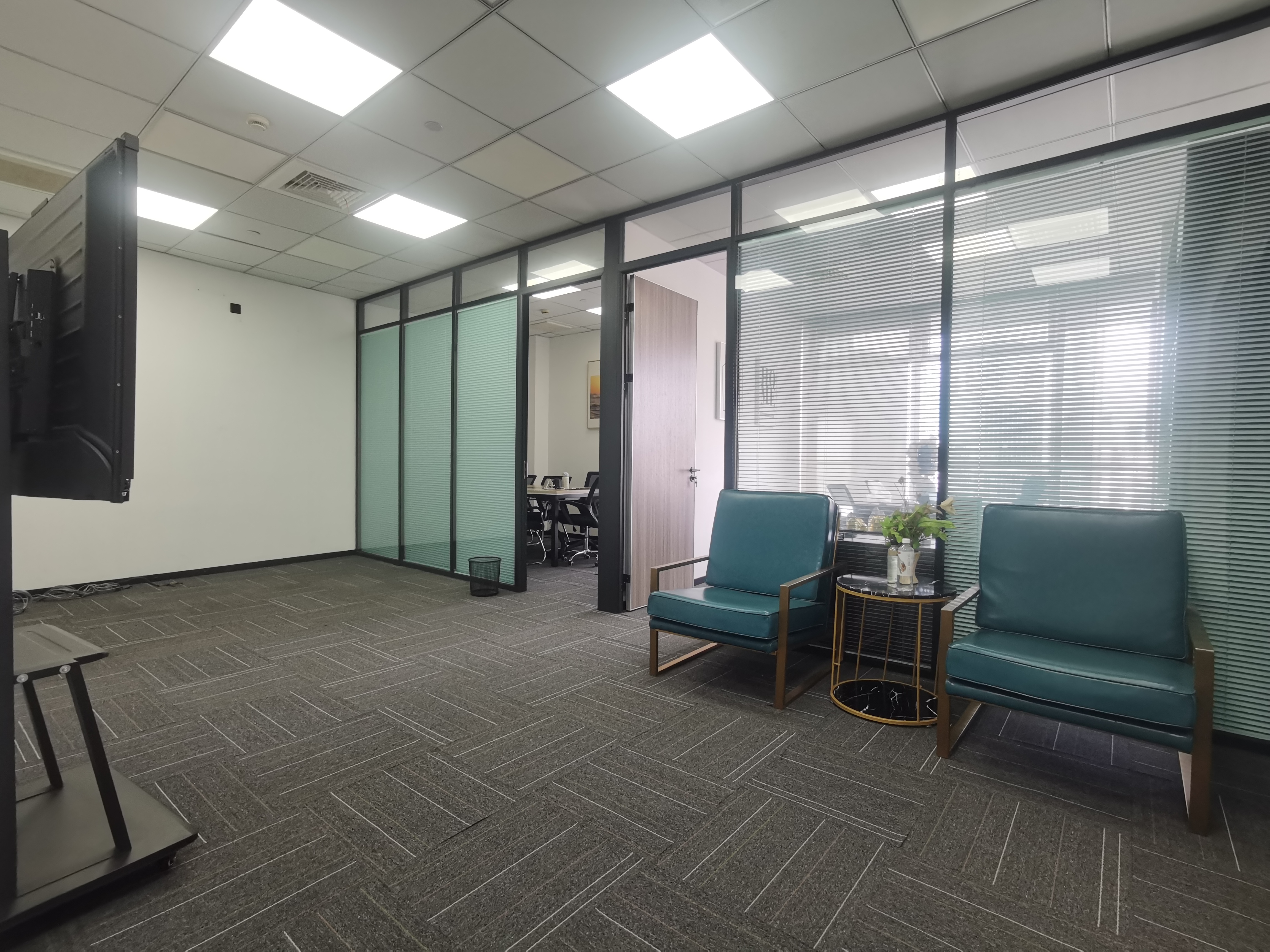 陆家嘴鄂尔多斯国际大厦149平米写字楼出租