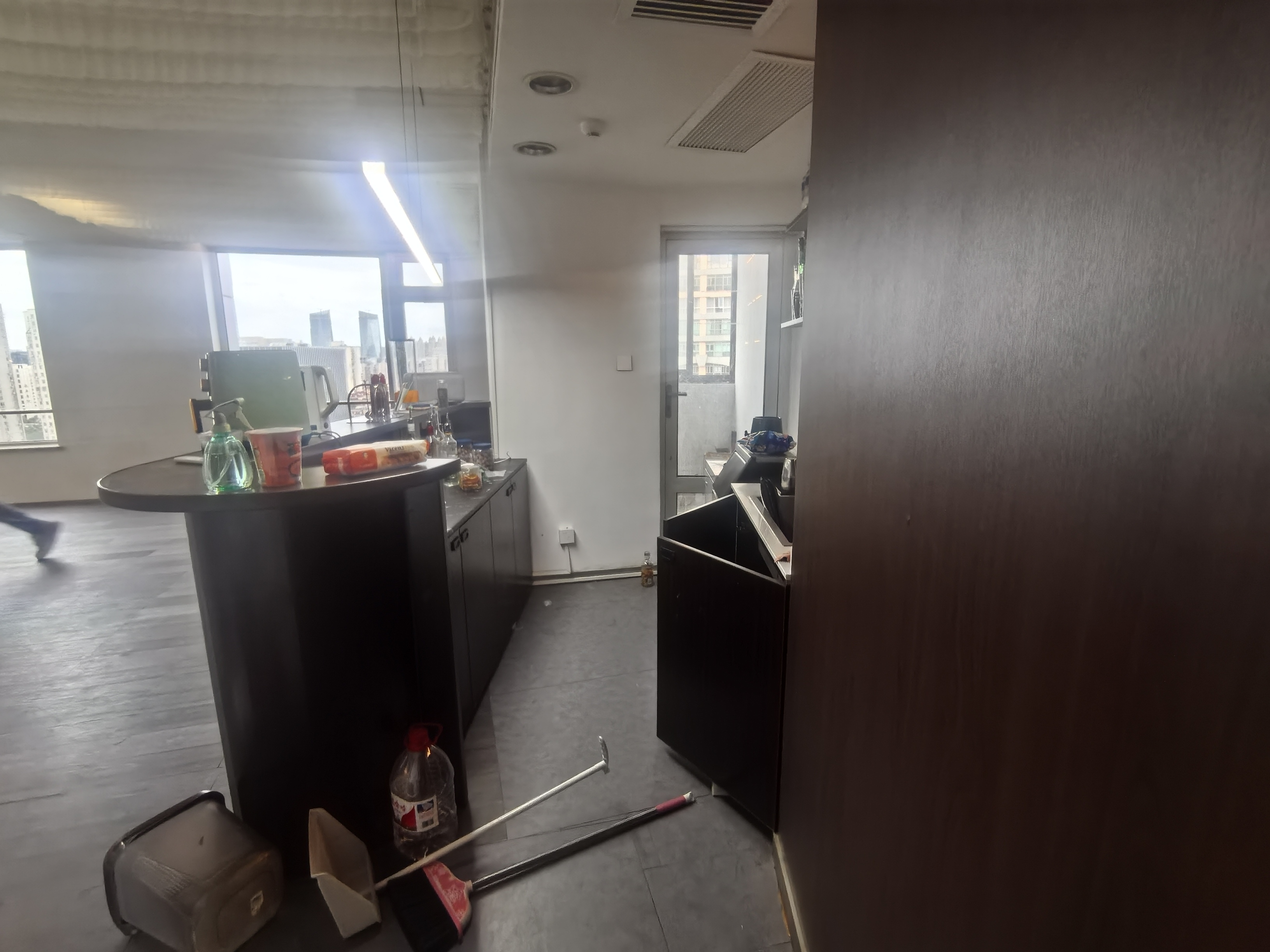 徐家汇嘉汇国际广场63平米写字楼出租