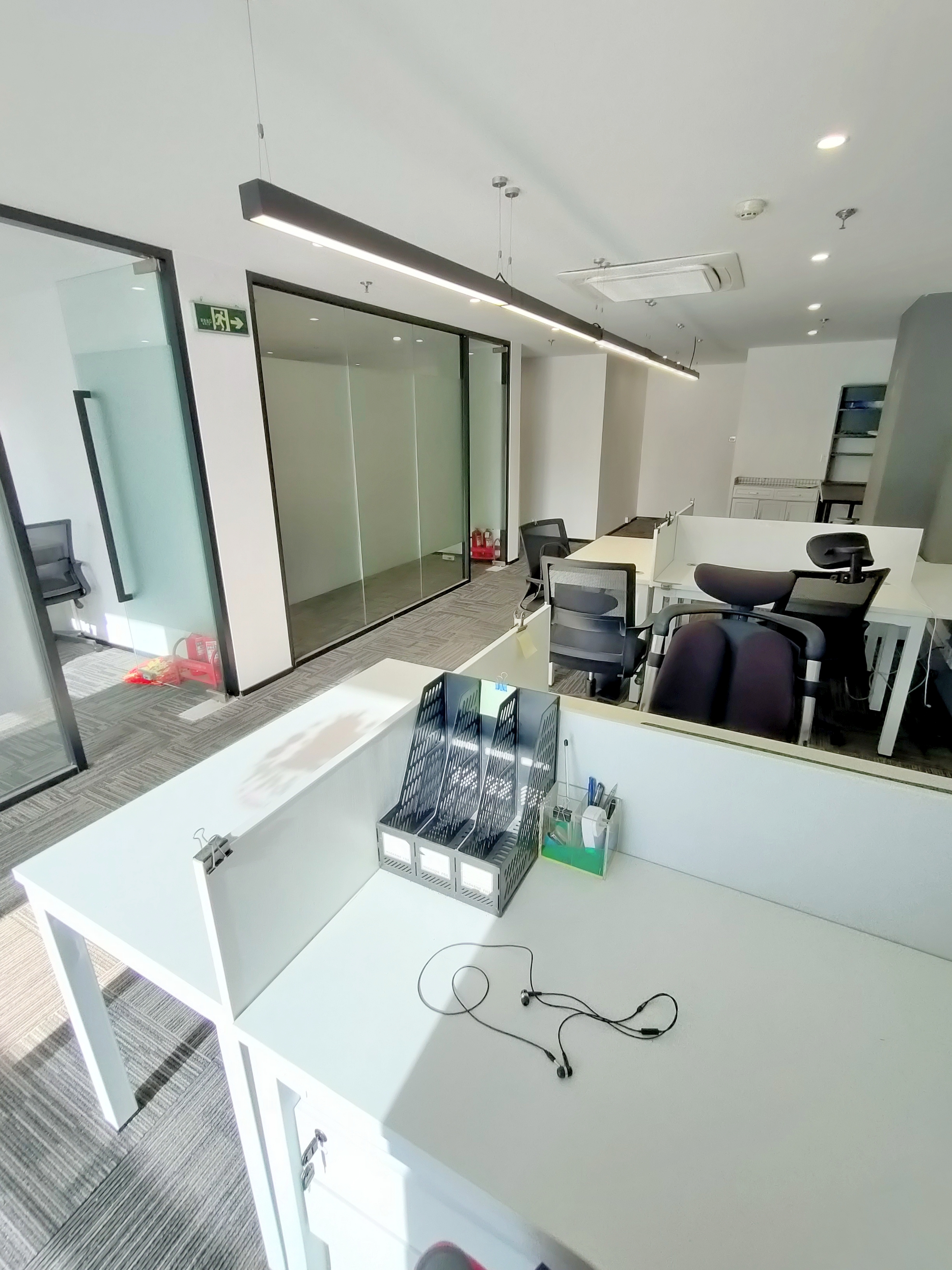 淮海中路淮海中华大厦57平米写字楼出租