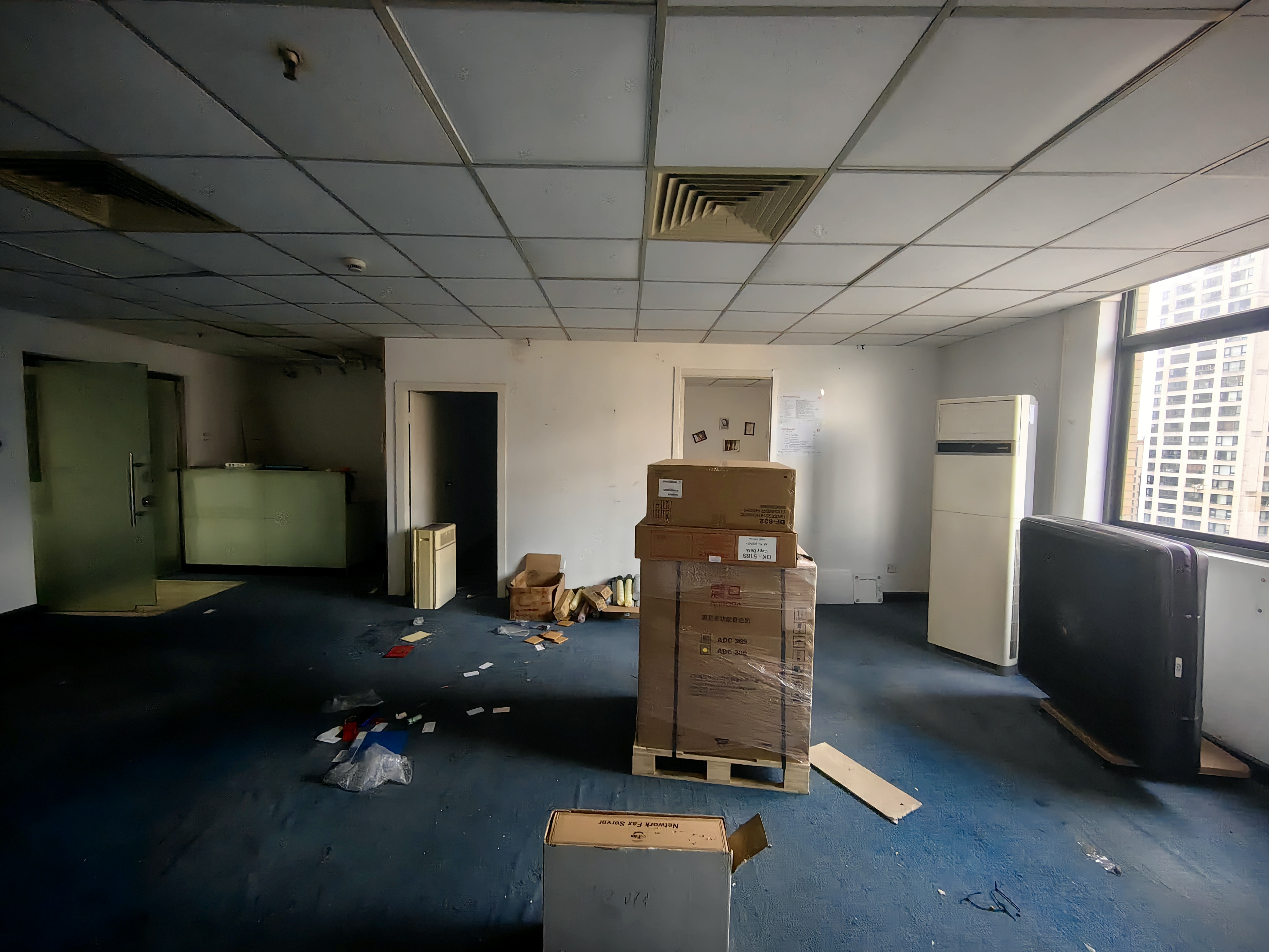 老西门安基大厦131平米写字楼出租