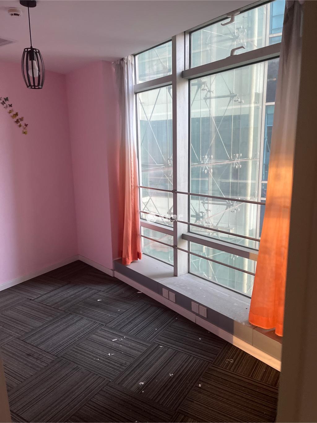 不夜城上海现代交通商务大厦173平米写字楼出租