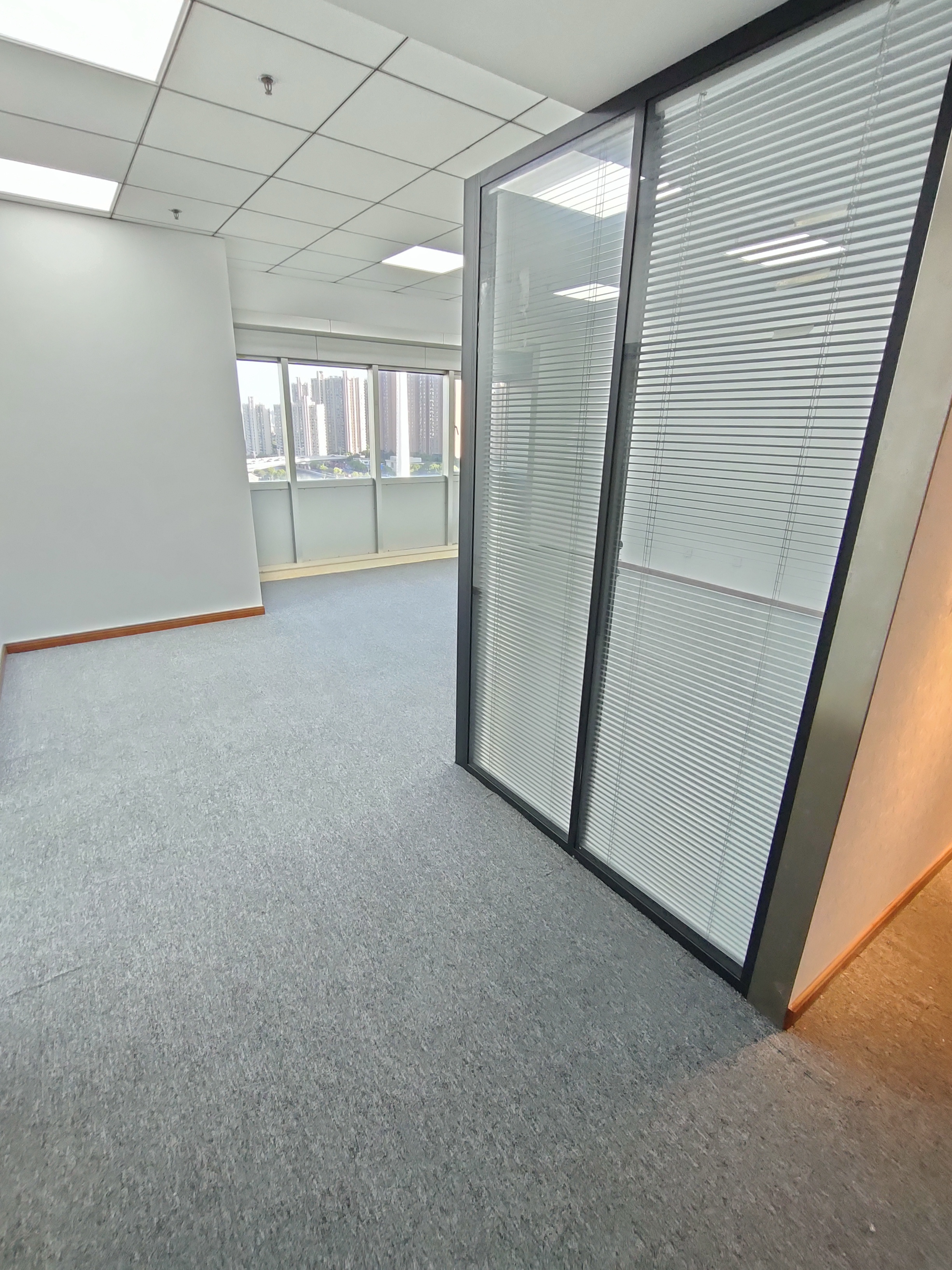 长风北岸长风120平米写字楼出租