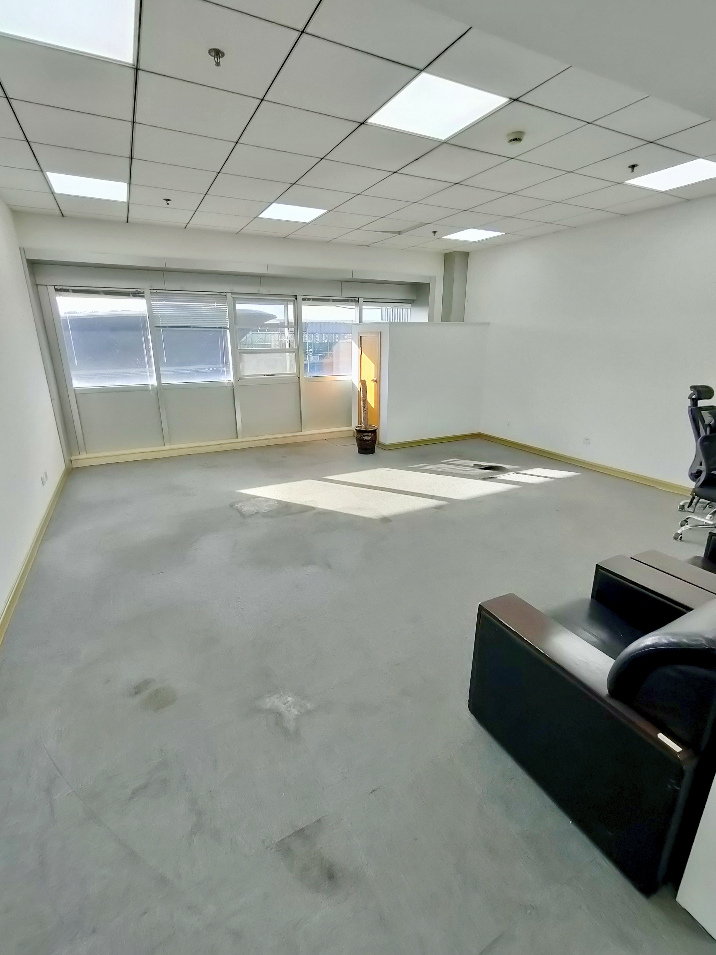 长风北岸长风65平米写字楼出租