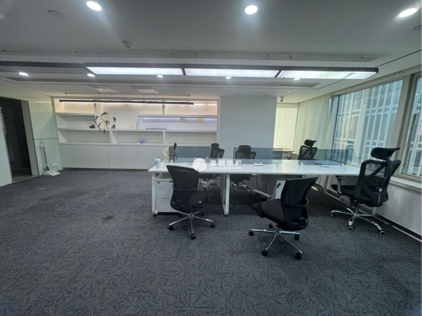 淮海中路香港广场131平米写字楼出租