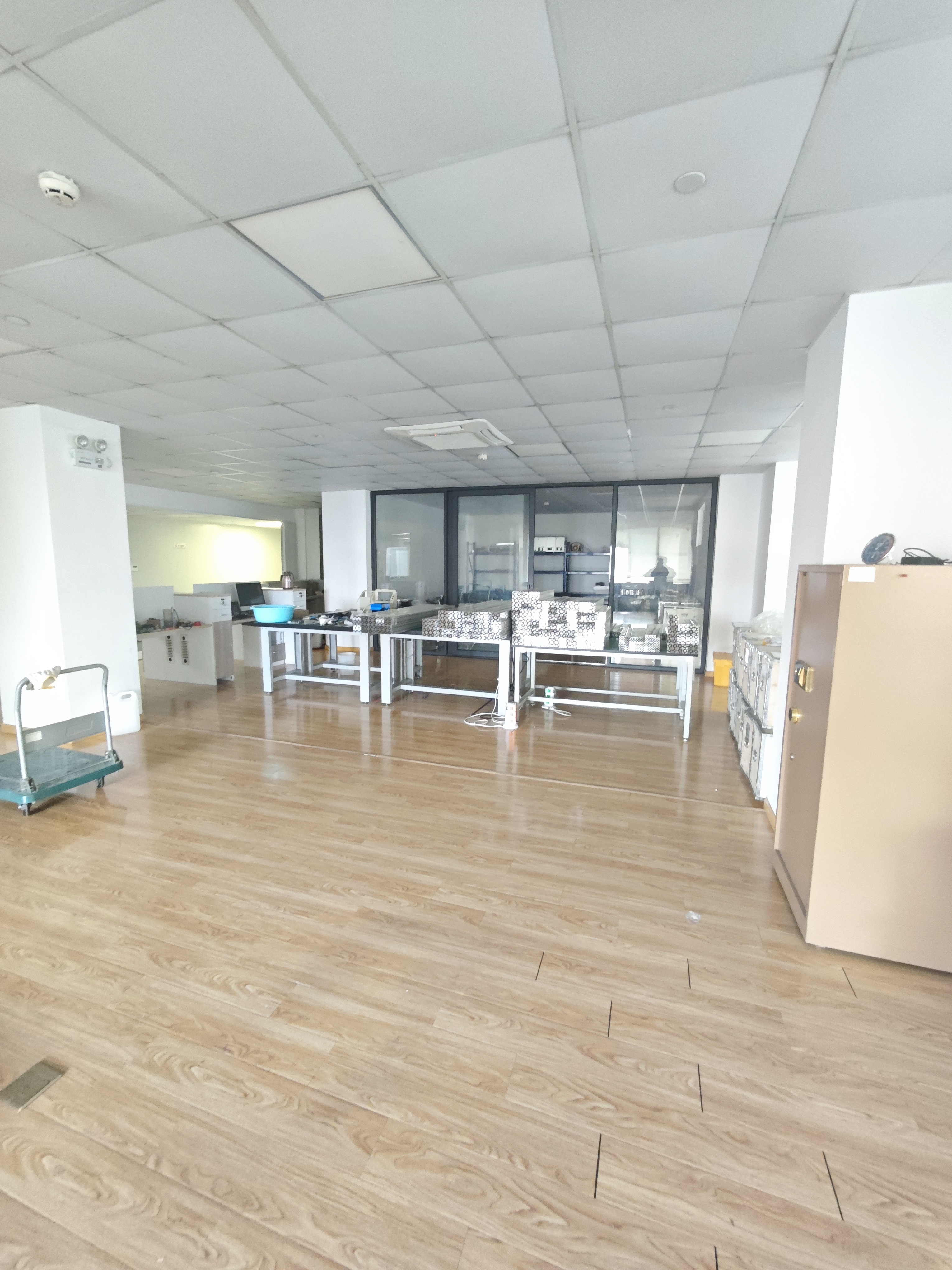 黄兴公园东方蓝海国际广场239平米写字楼出租