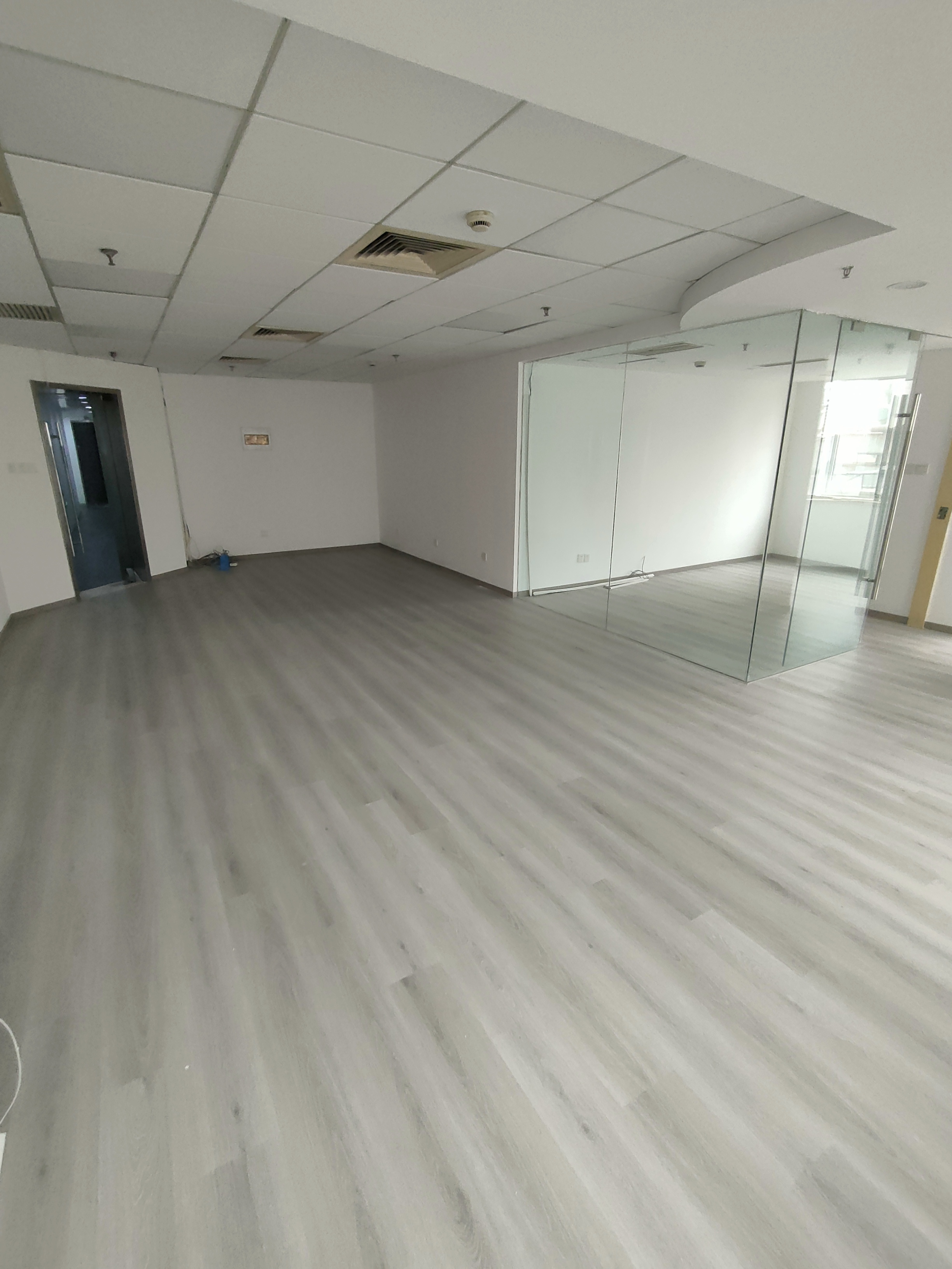 长寿路飞雕商务大厦103平米写字楼出租