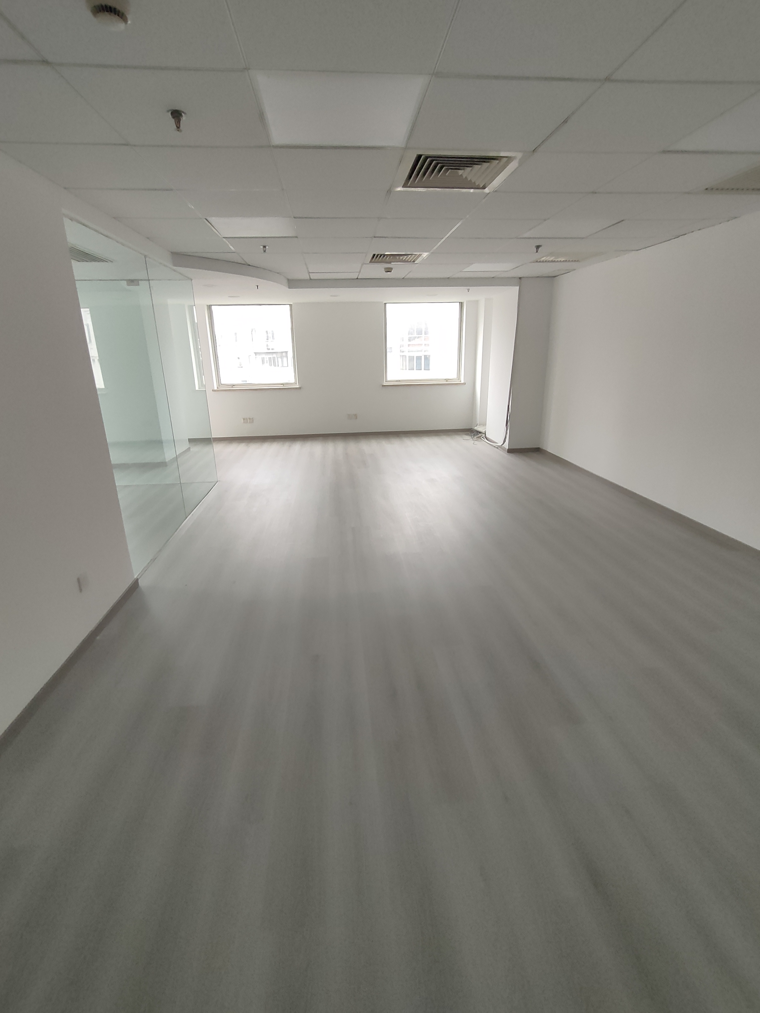 长寿路飞雕商务大厦103平米写字楼出租