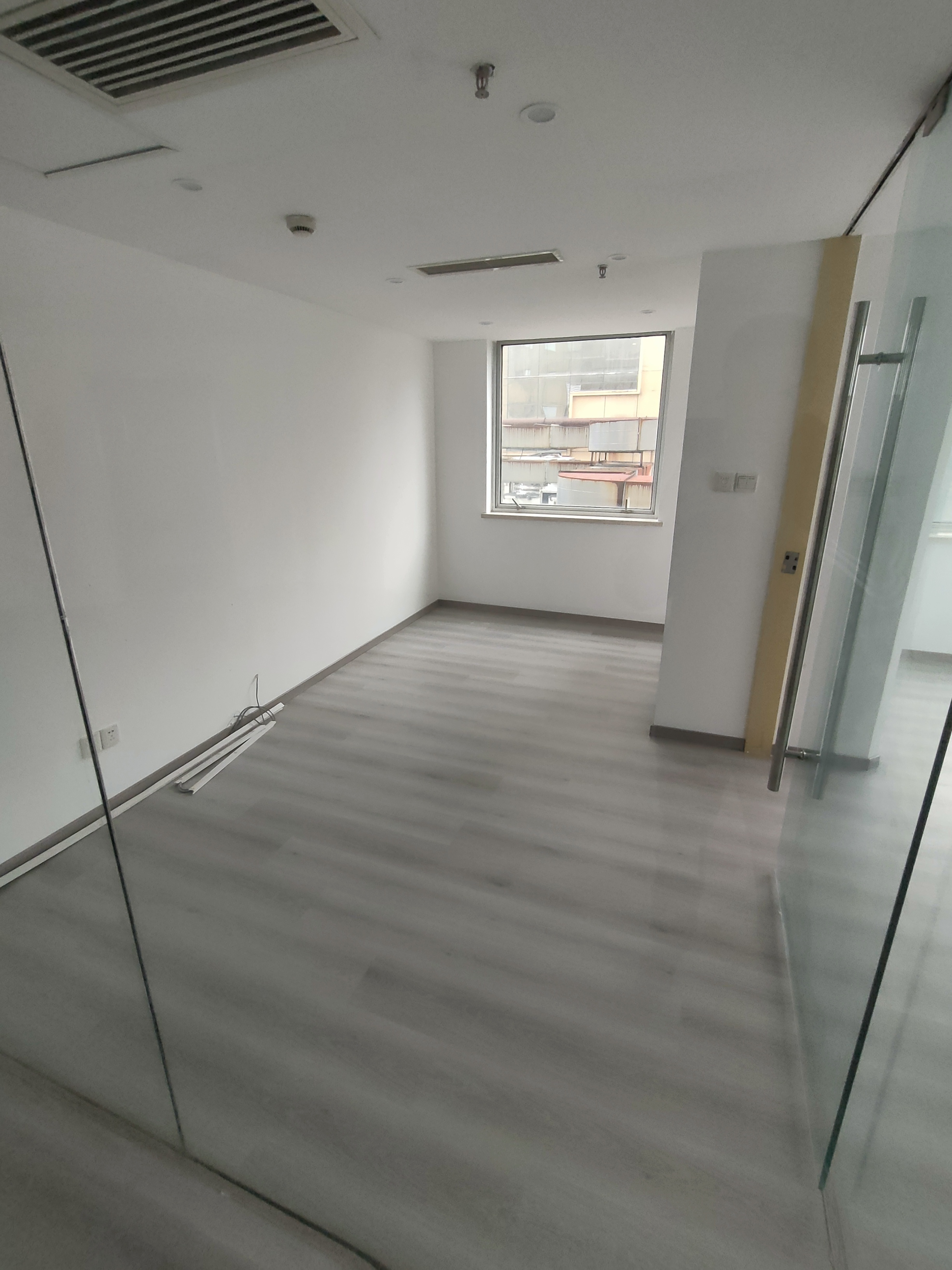 长寿路飞雕商务大厦103平米写字楼出租