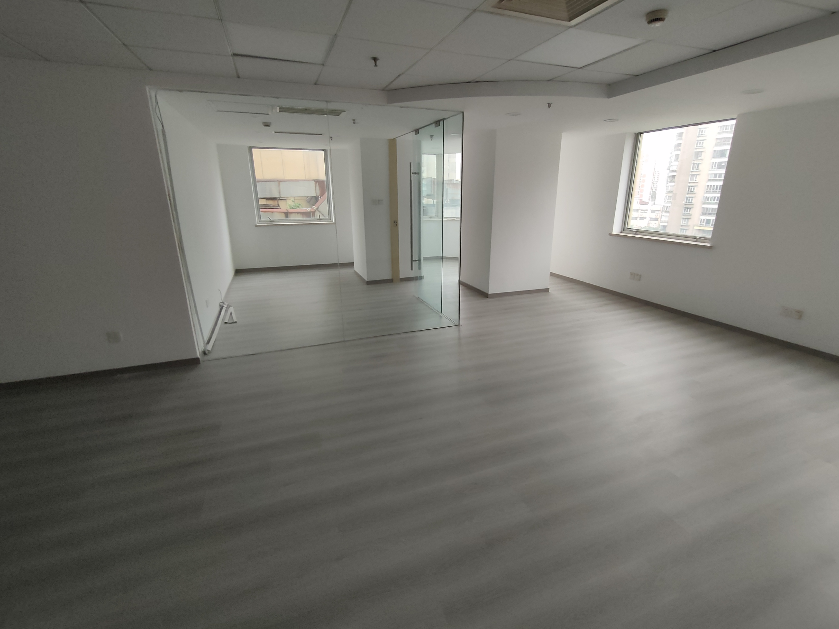 长寿路飞雕商务大厦103平米写字楼出租