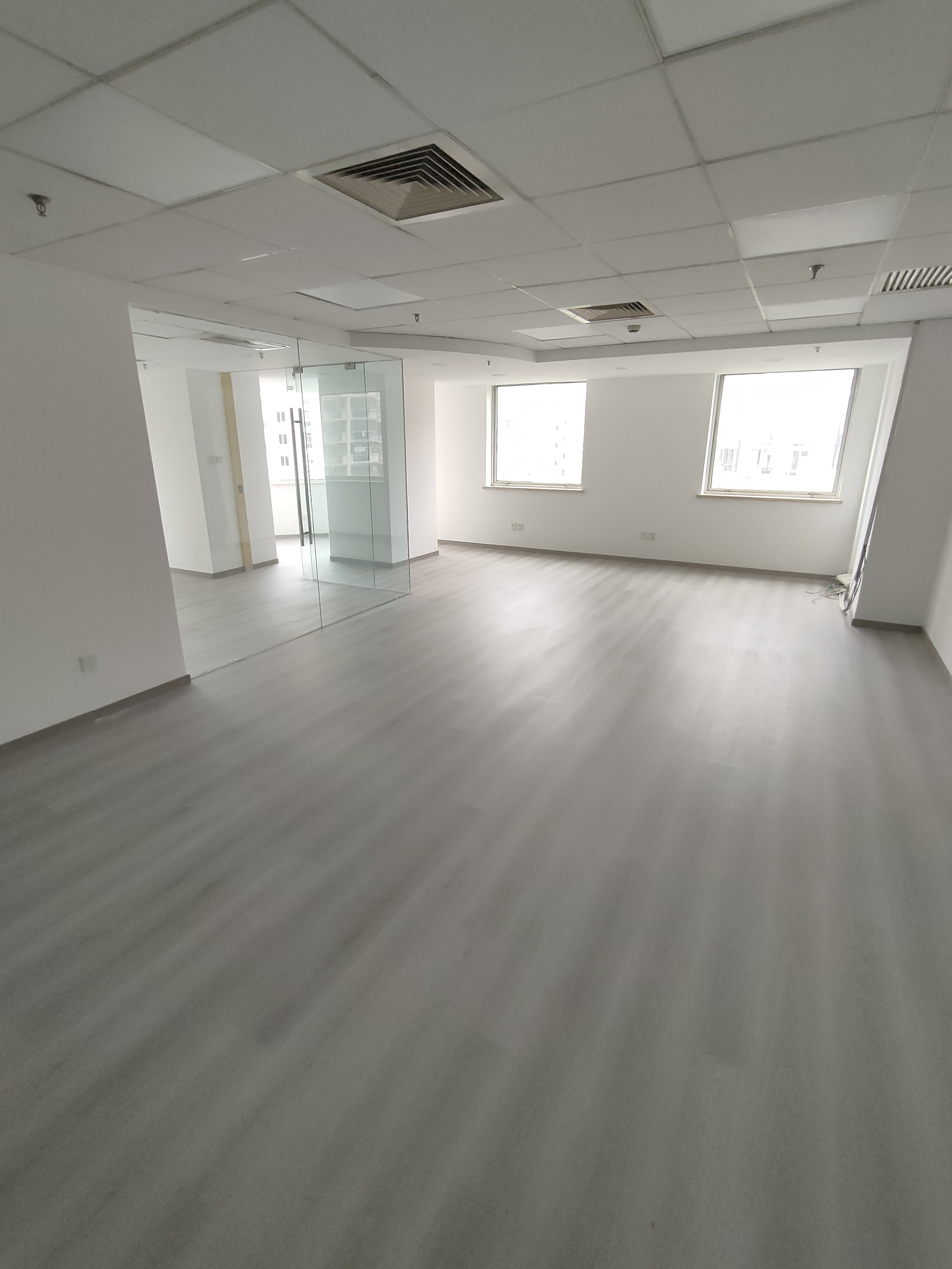 长寿路飞雕商务大厦103平米写字楼出租