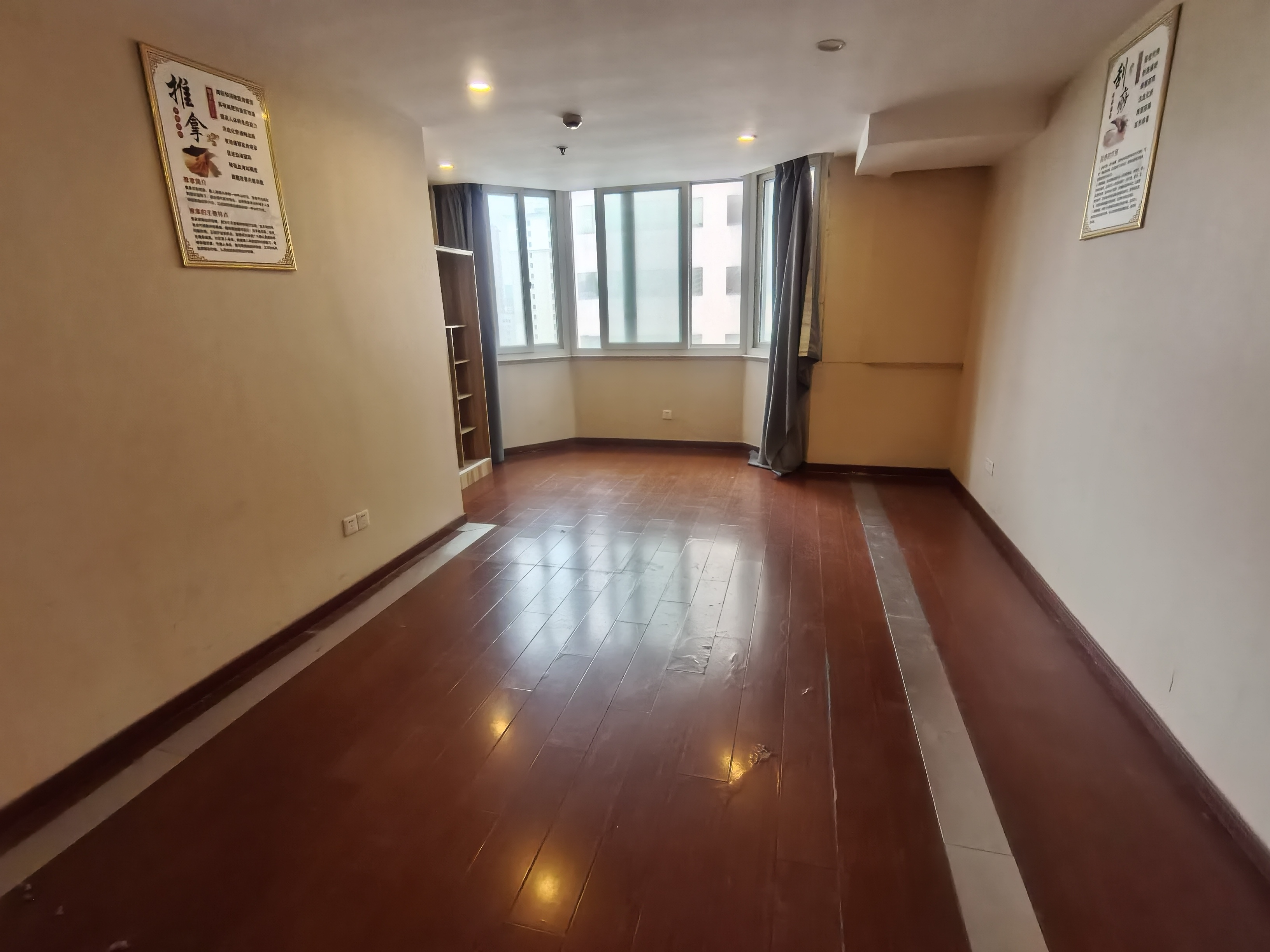 老西门万事利大厦113平米写字楼出租