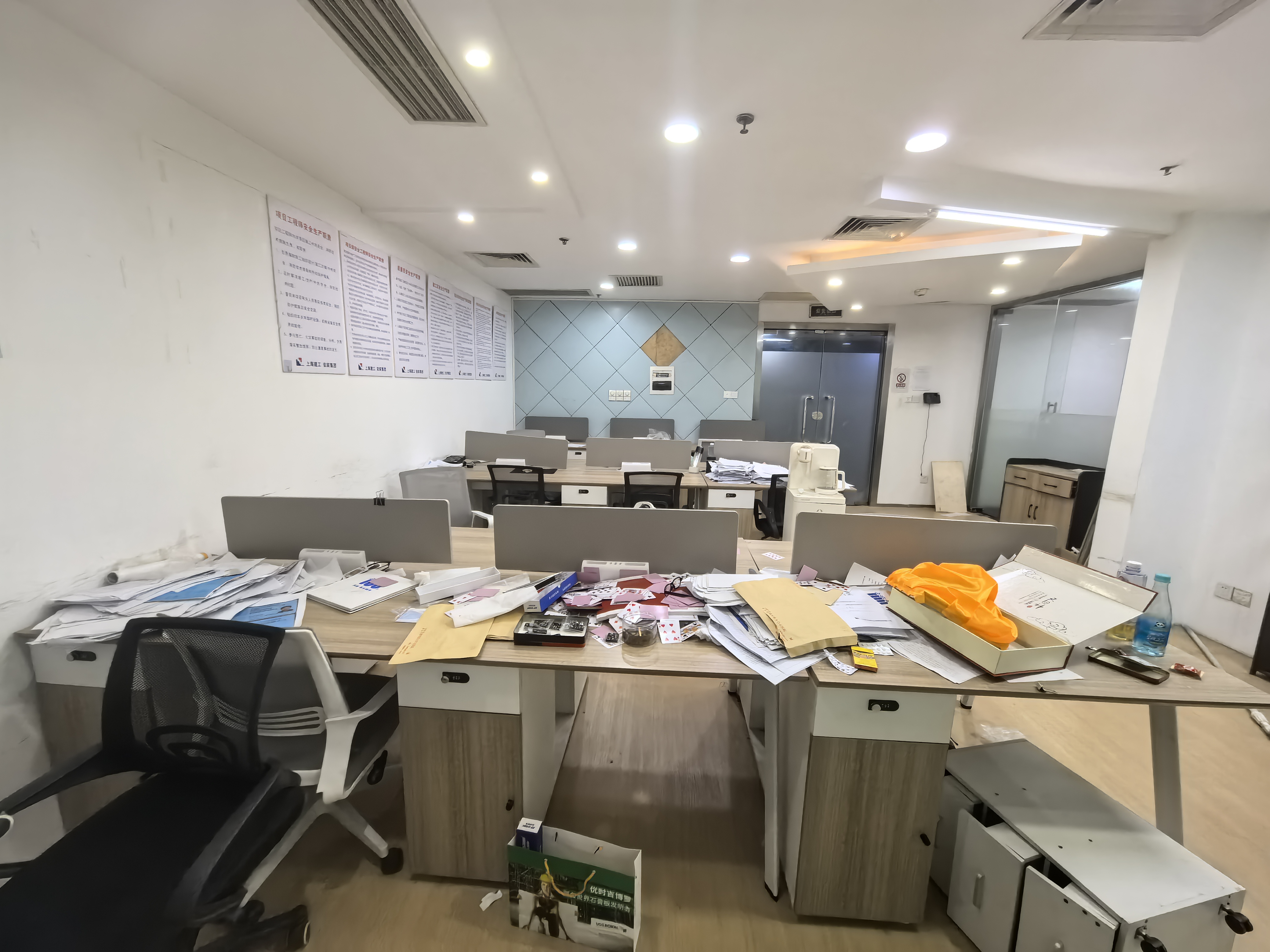 人民广场峻岭广场137平米写字楼出租