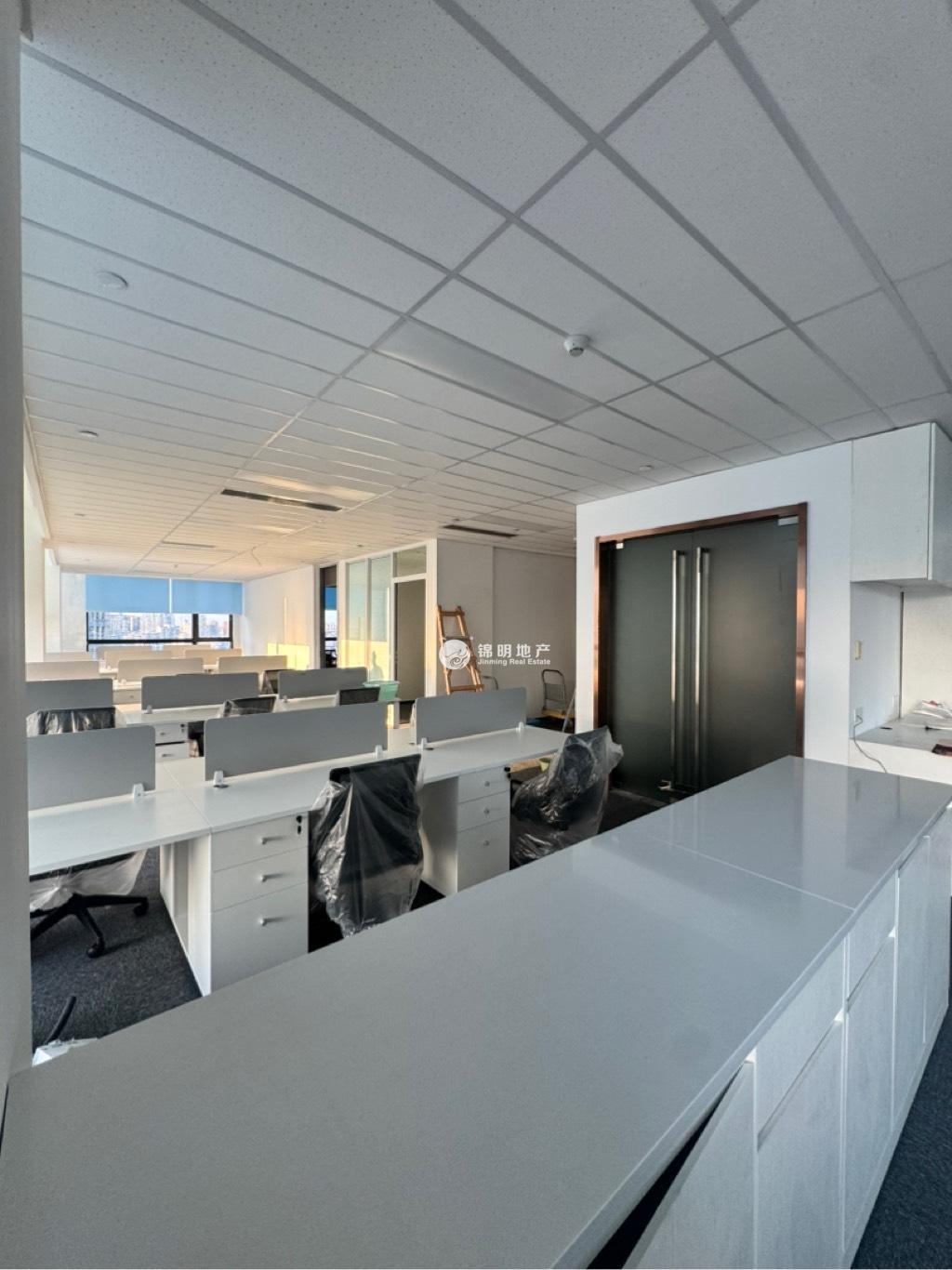 北外滩绿地北外滩中心185平米写字楼出租